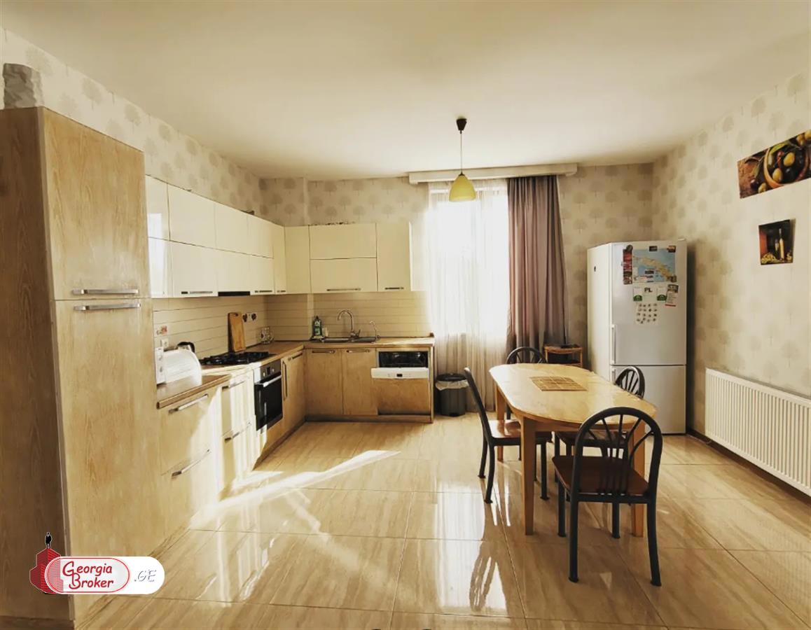 в аренду дом с новым ремонтом 14-комнат