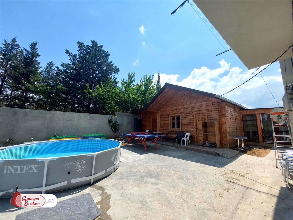 в аренду дом с новым ремонтом 14-комнат