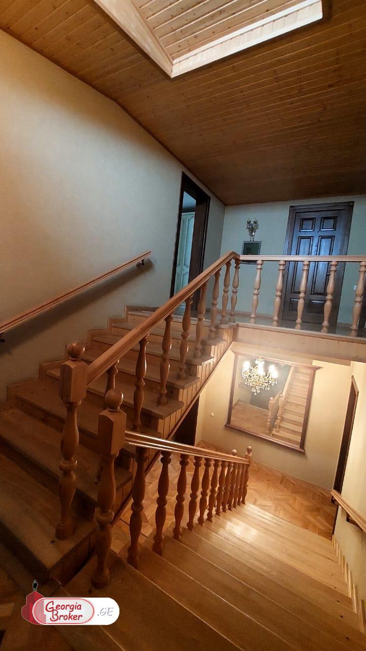 nearly repaired 11-room house for sale