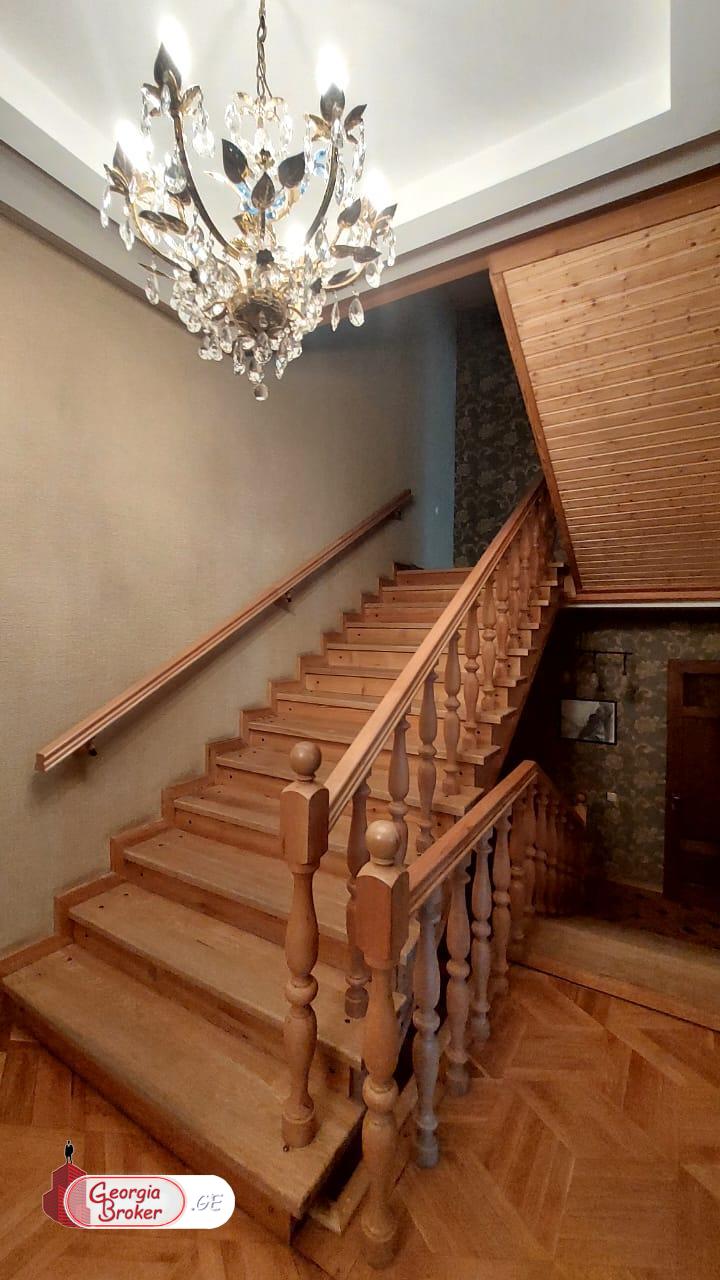 nearly repaired 11-room house for sale