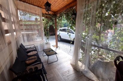 იყიდება ახალი გარემონტებული 11 ნომრიანი სასტუმრო ნაძალადევში