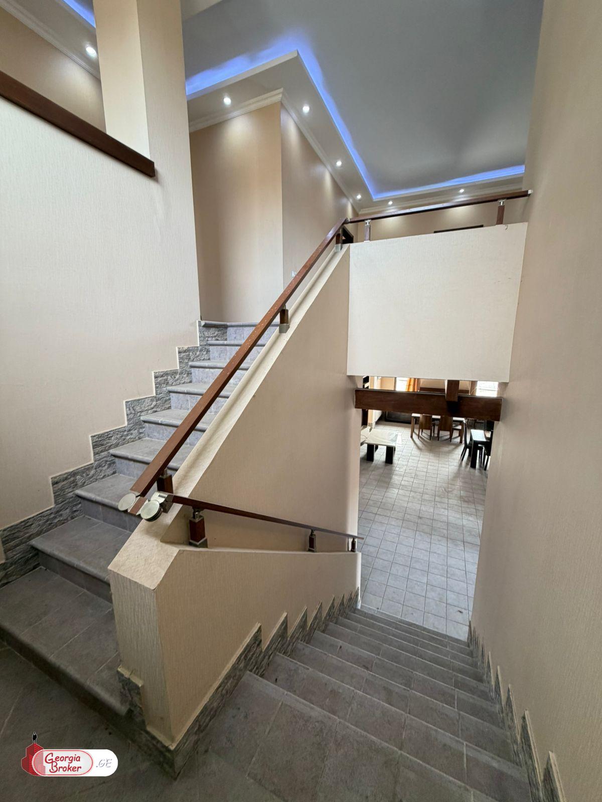 nearly repaired 14-room house for sale