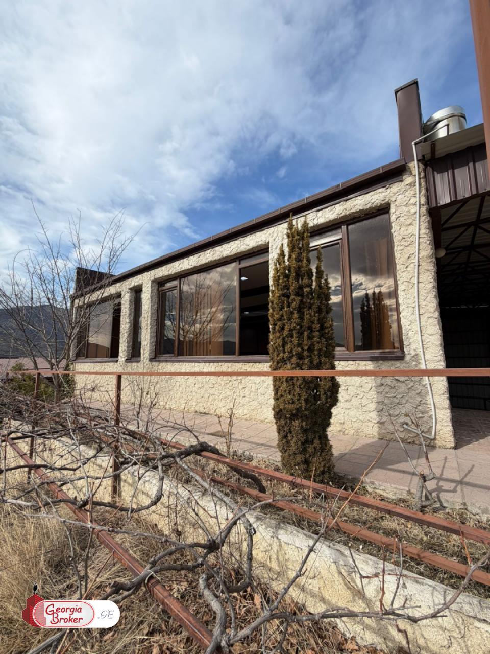 nearly repaired 14-room house for sale