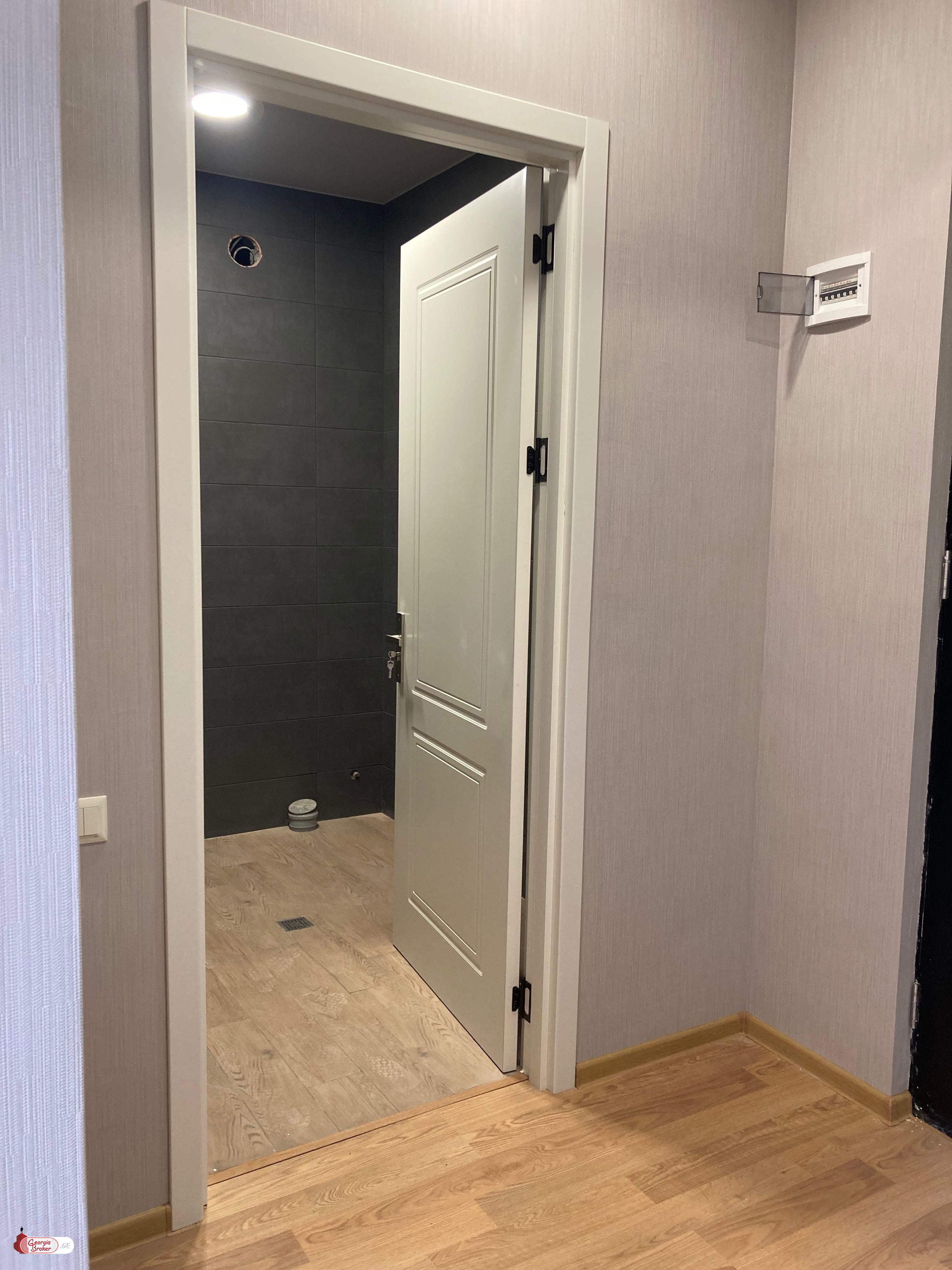 nearly repaired 2-room apartment for sale