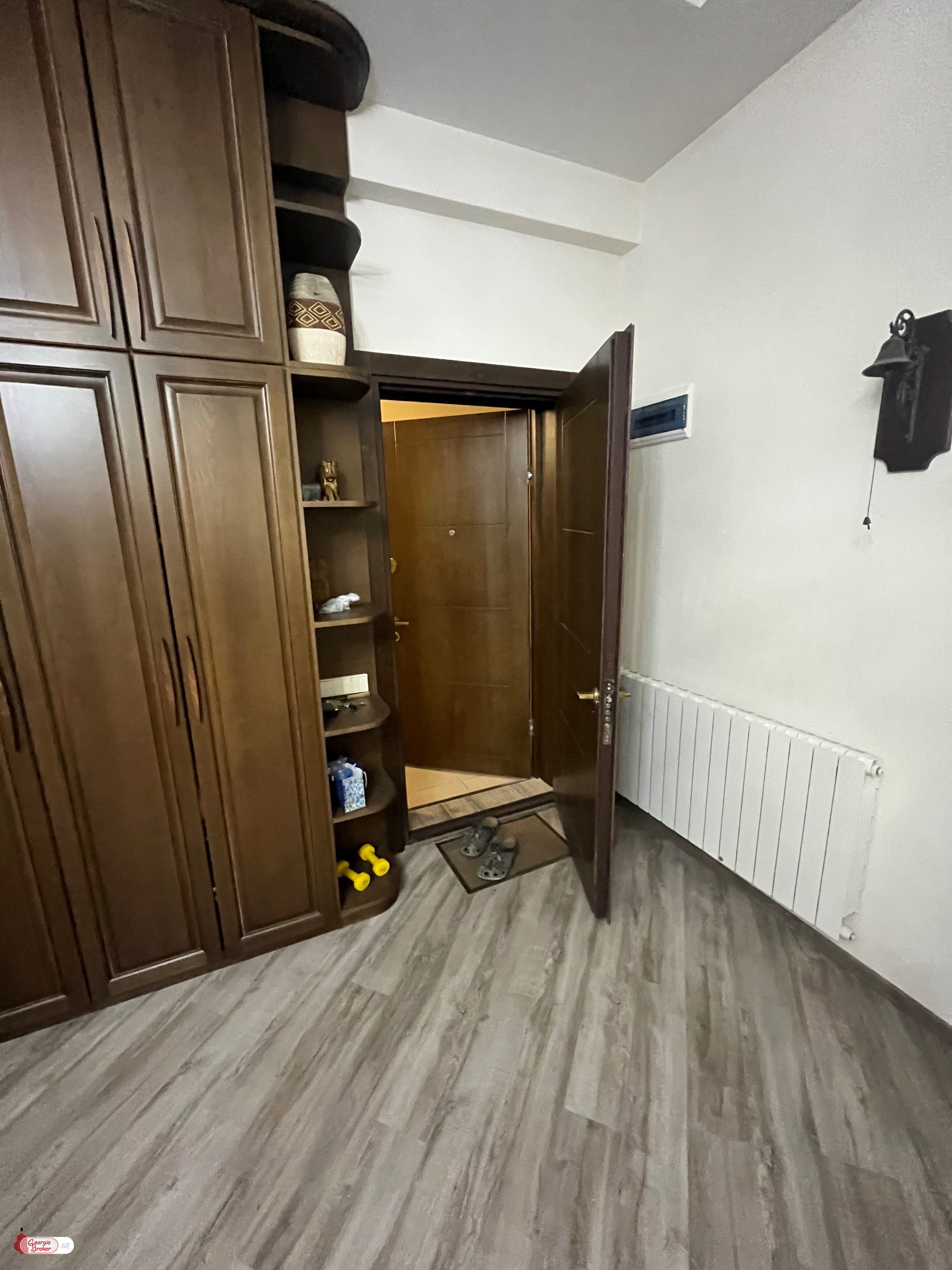 nearly repaired 3-room apartment for sale