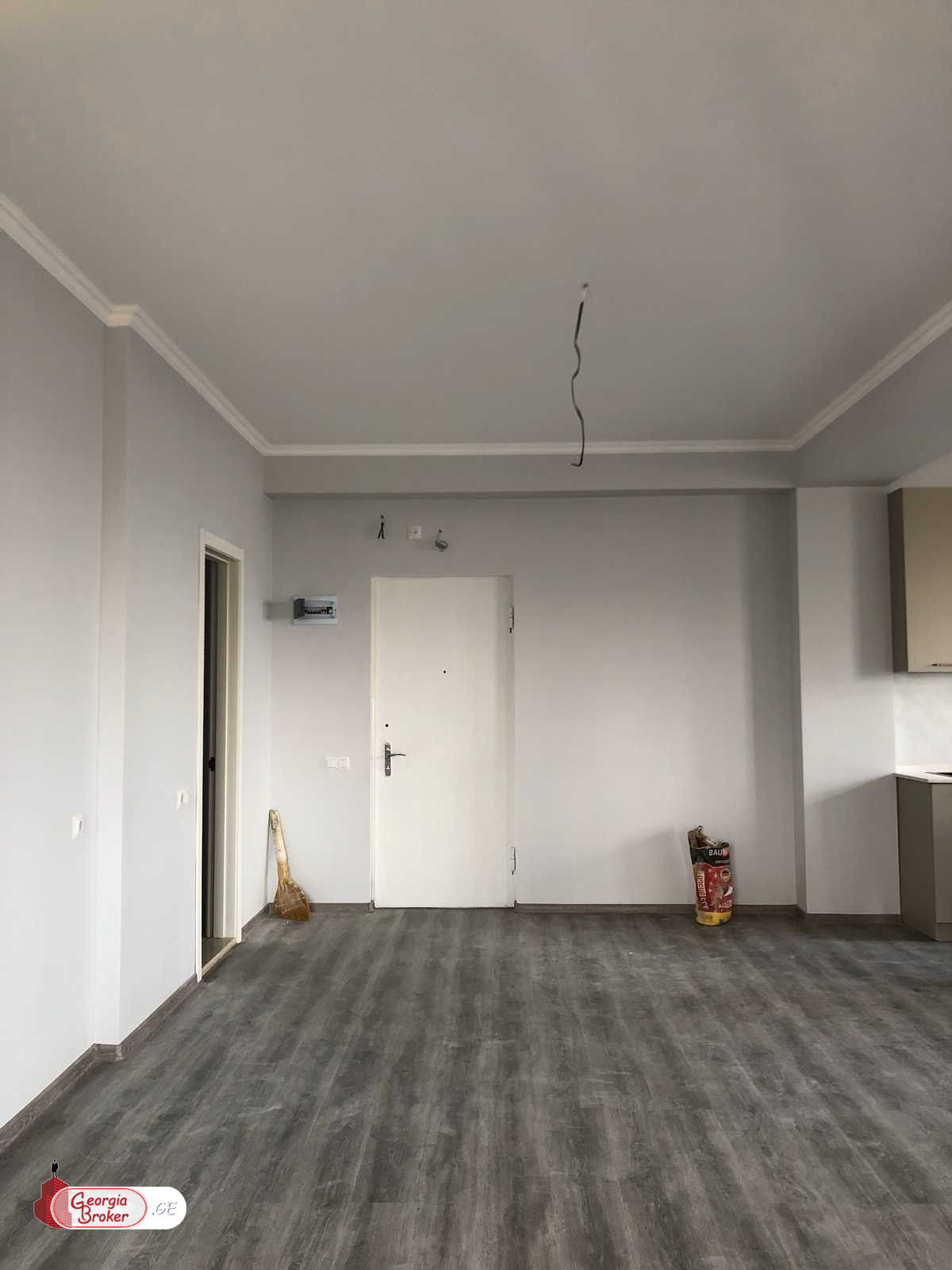 nearly repaired 4-room apartment for sale