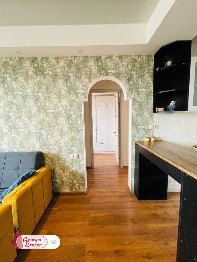 nearly repaired 3-room apartment for sale