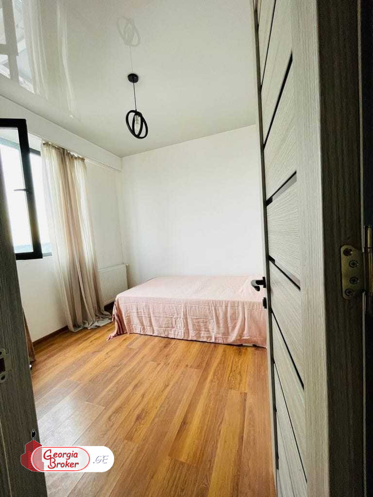 nearly repaired 3-room apartment for sale