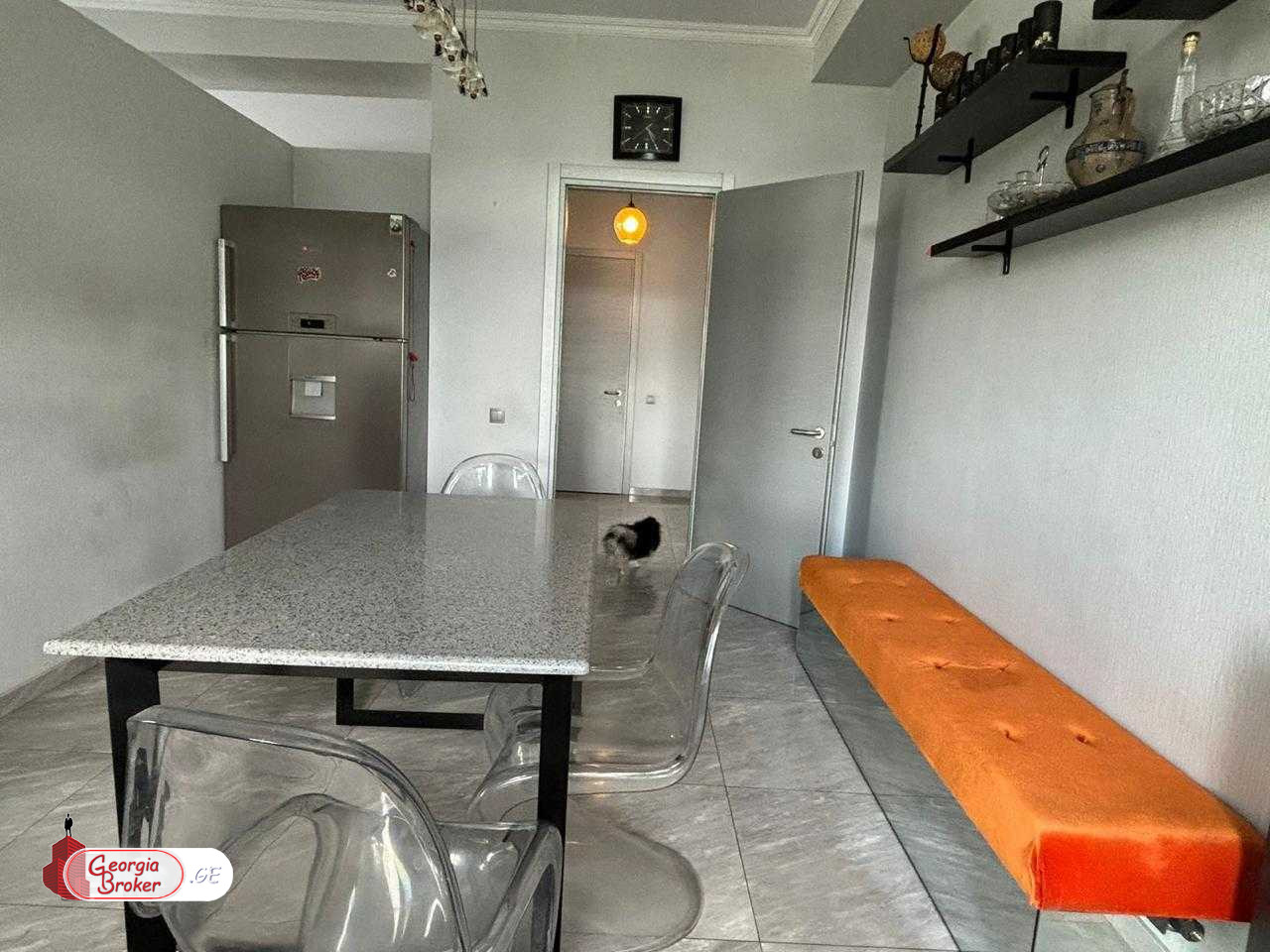 nearly repaired 7-room apartment for rent