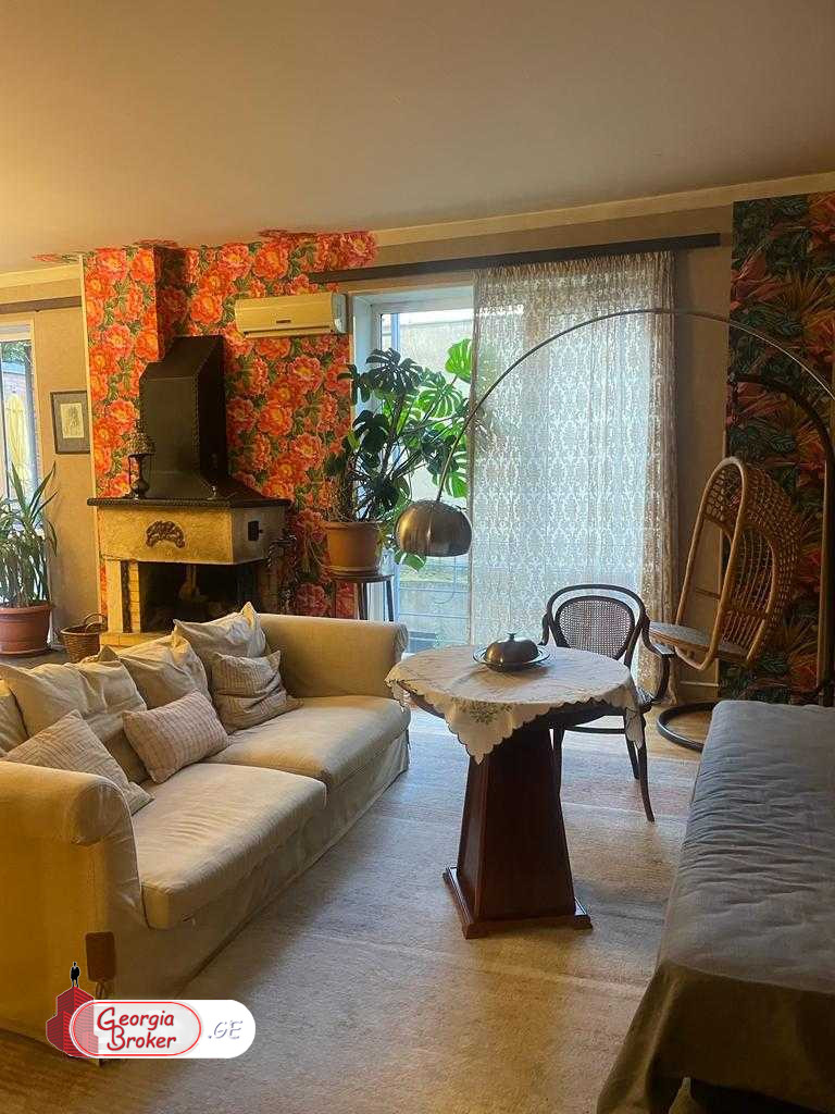 nearly repaired 5-room apartment for sale