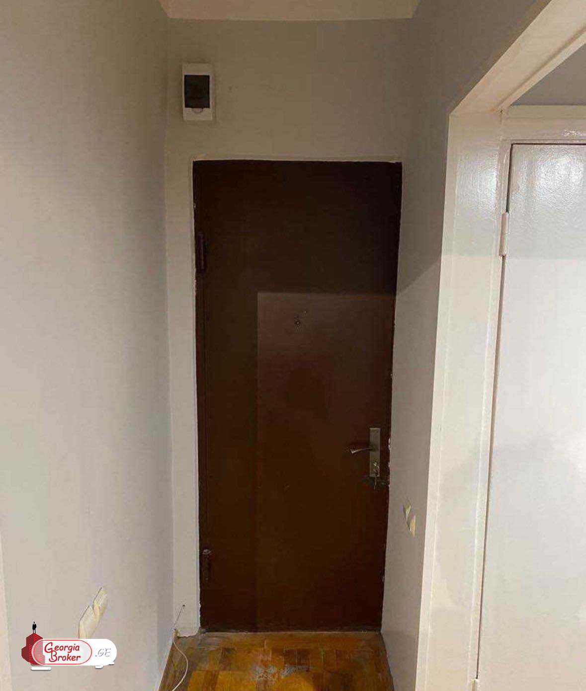 nearly repaired 2-room apartment for sale