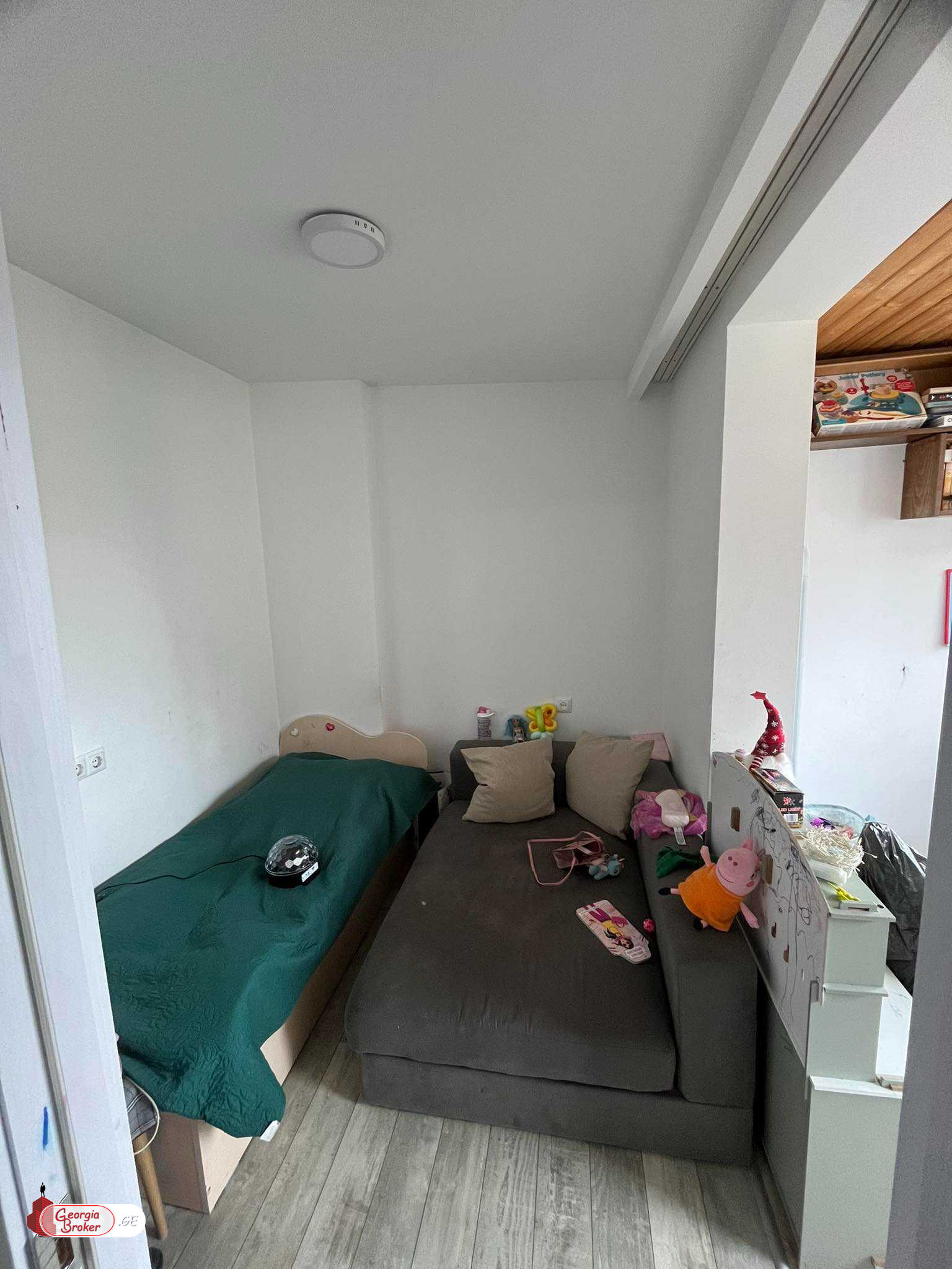 nearly repaired 3-room apartment for sale