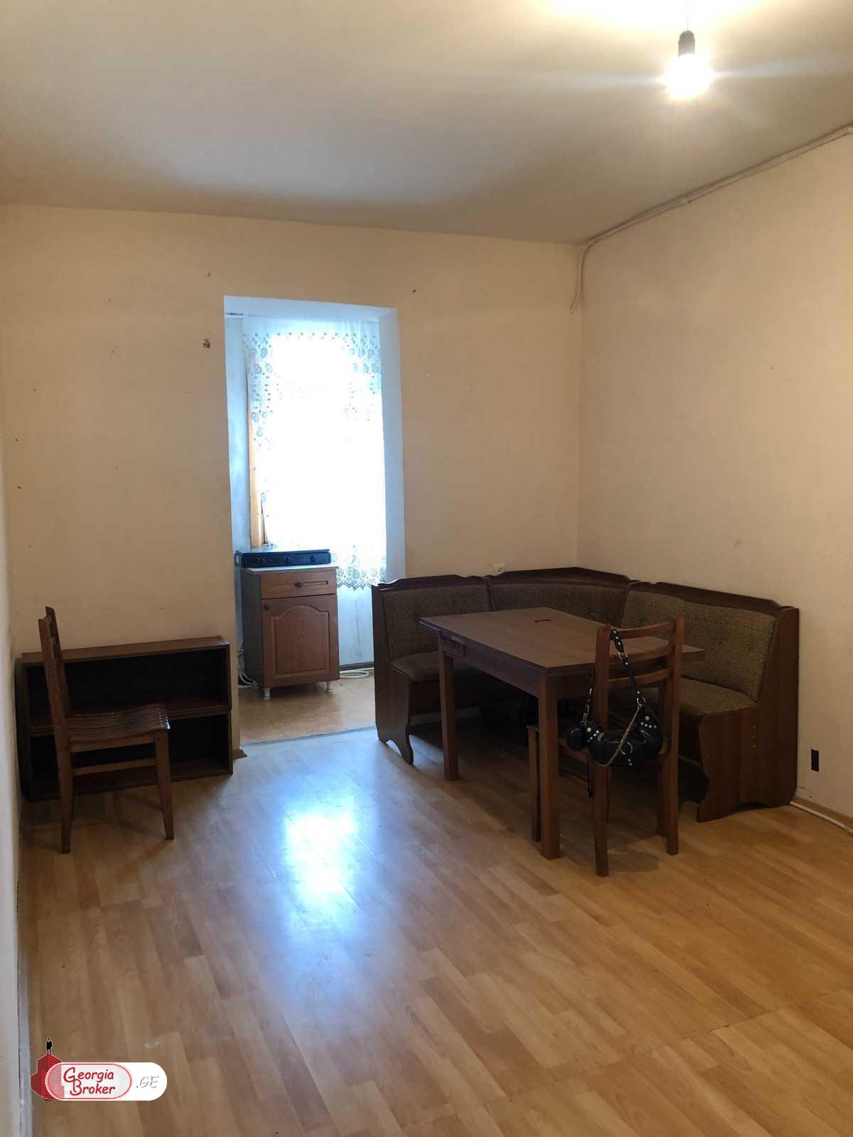 nearly repaired 2-room apartment for sale