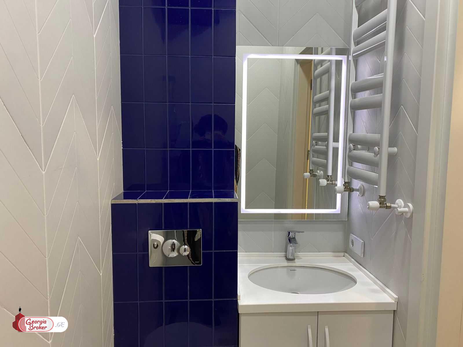 იყიდება ახალი გარემონტებული 5 ოთახიანი ბინა