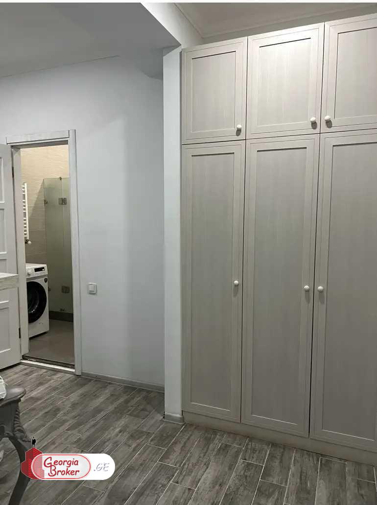 nearly repaired 3-room apartment for sale