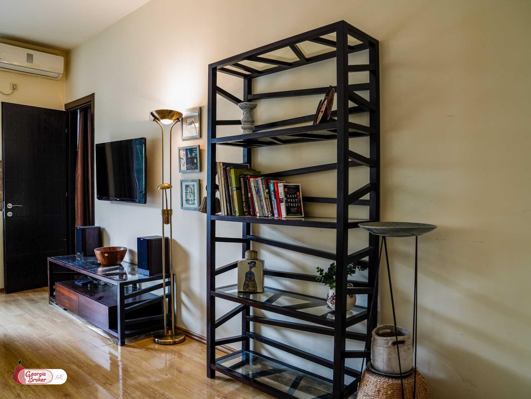 nearly repaired 3-room apartment for sale