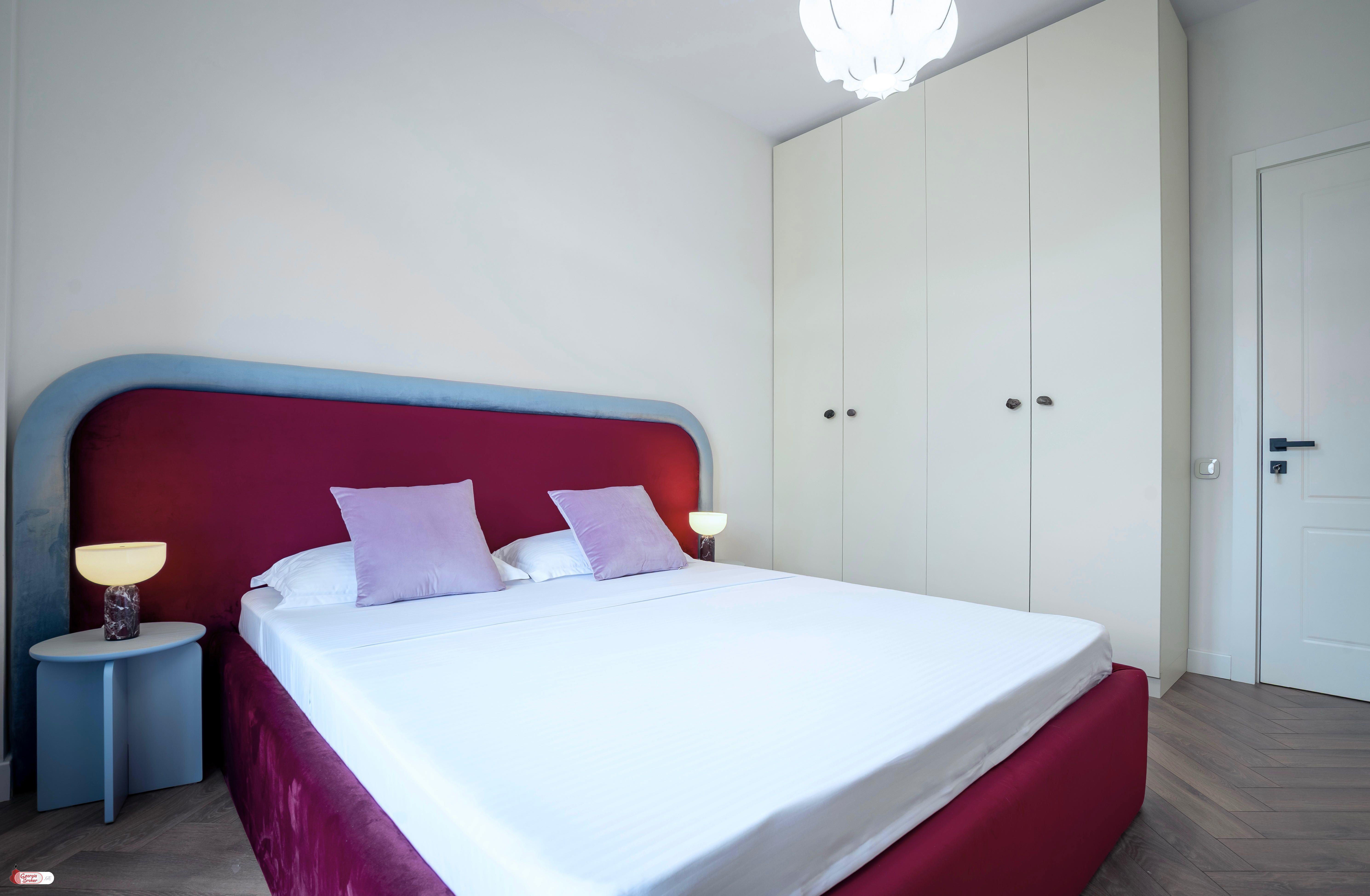 იყიდება ახალი გარემონტებული 2 ოთახიანი ბინა