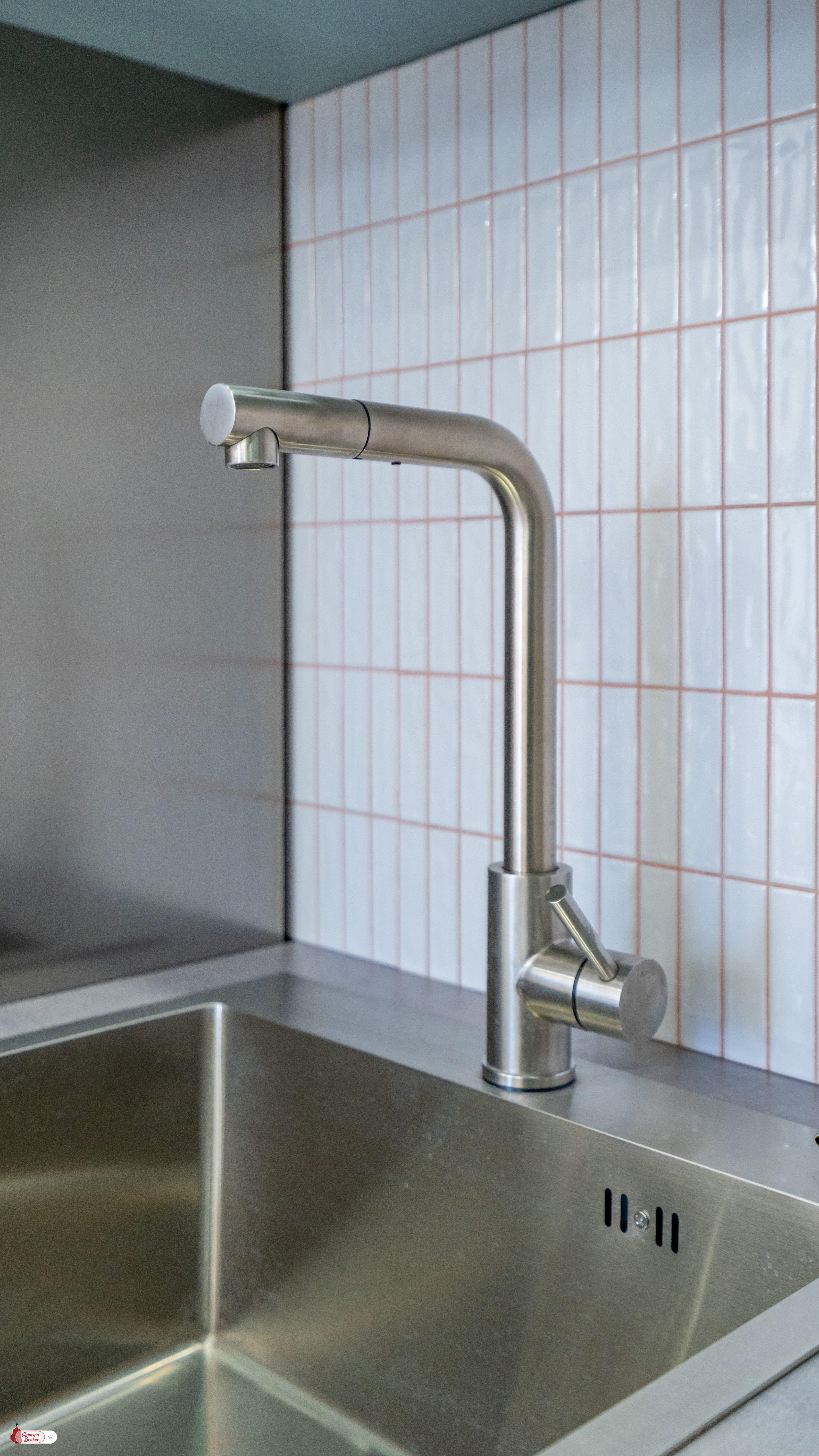 იყიდება ახალი გარემონტებული 2 ოთახიანი ბინა