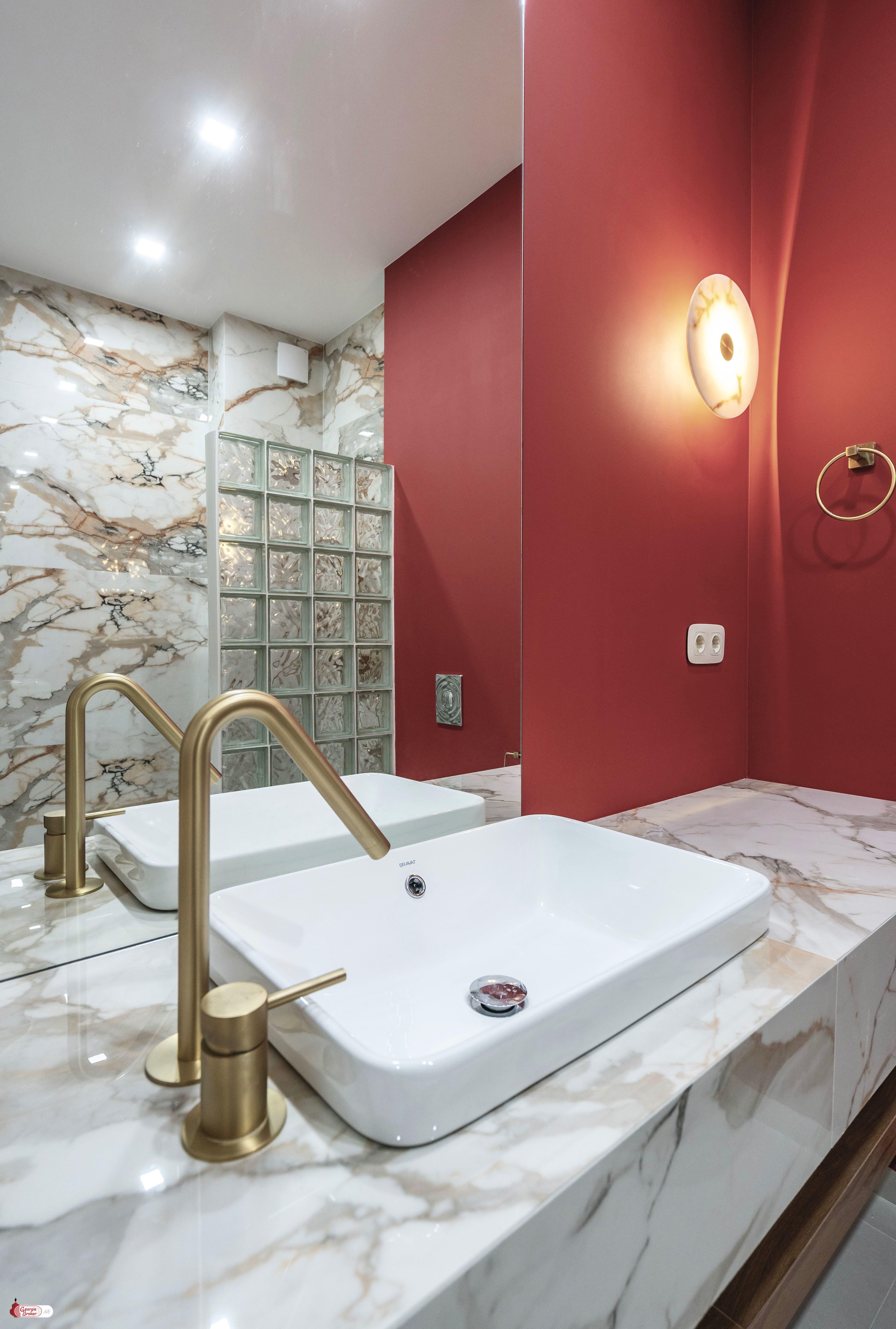 იყიდება ახალი გარემონტებული 2 ოთახიანი ბინა