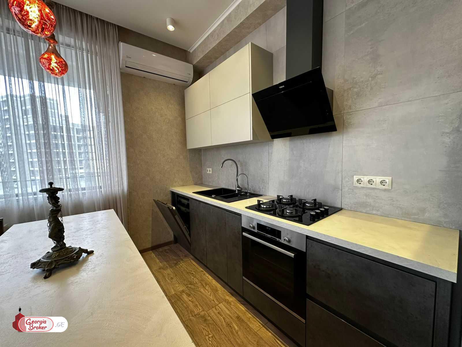 nearly repaired 3-room apartment for sale