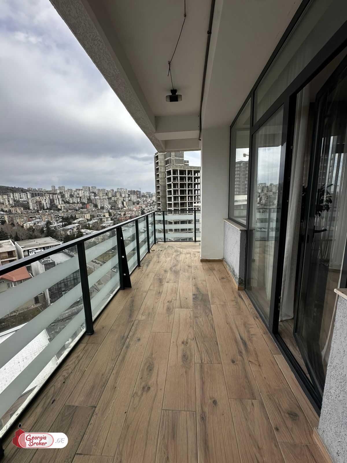 nearly repaired 3-room apartment for sale