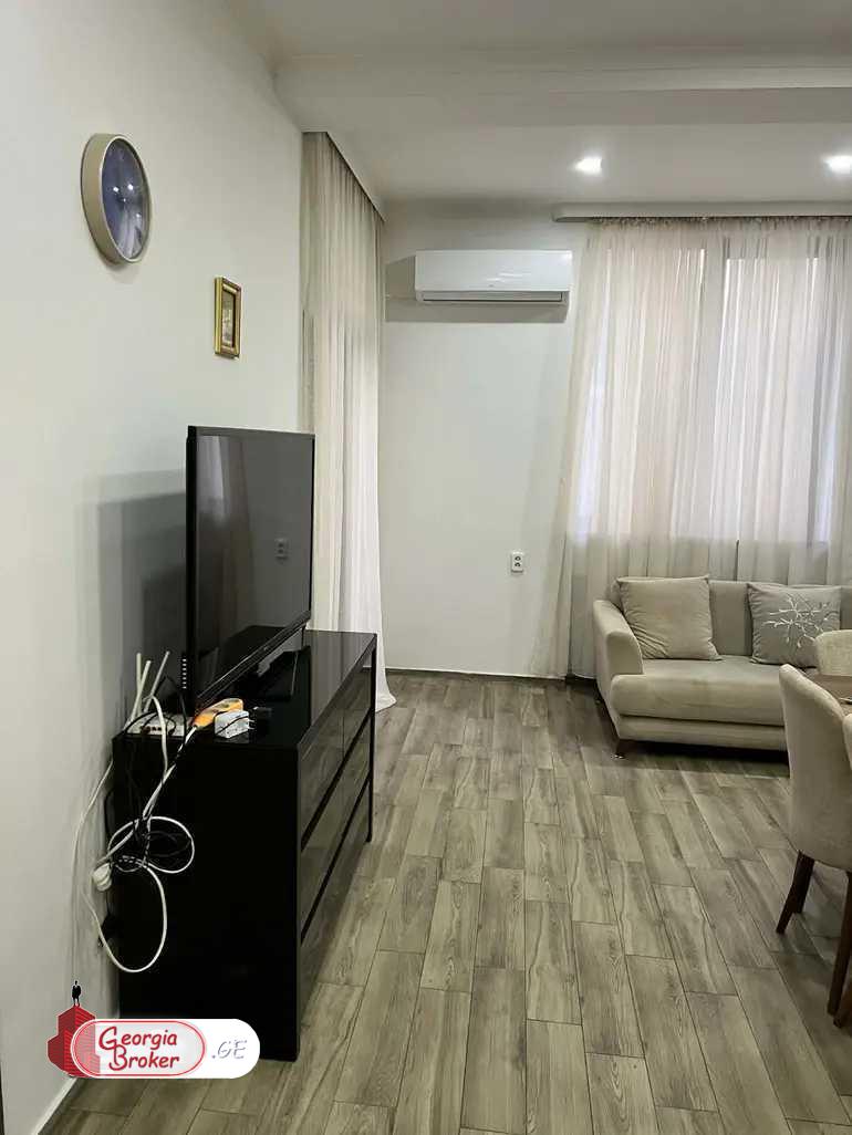 იყიდება ახალი გარემონტებული 3 ოთახიანი ბინა