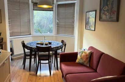 იყიდება ახალი გარემონტებული 5 ოთახიანი ბინა