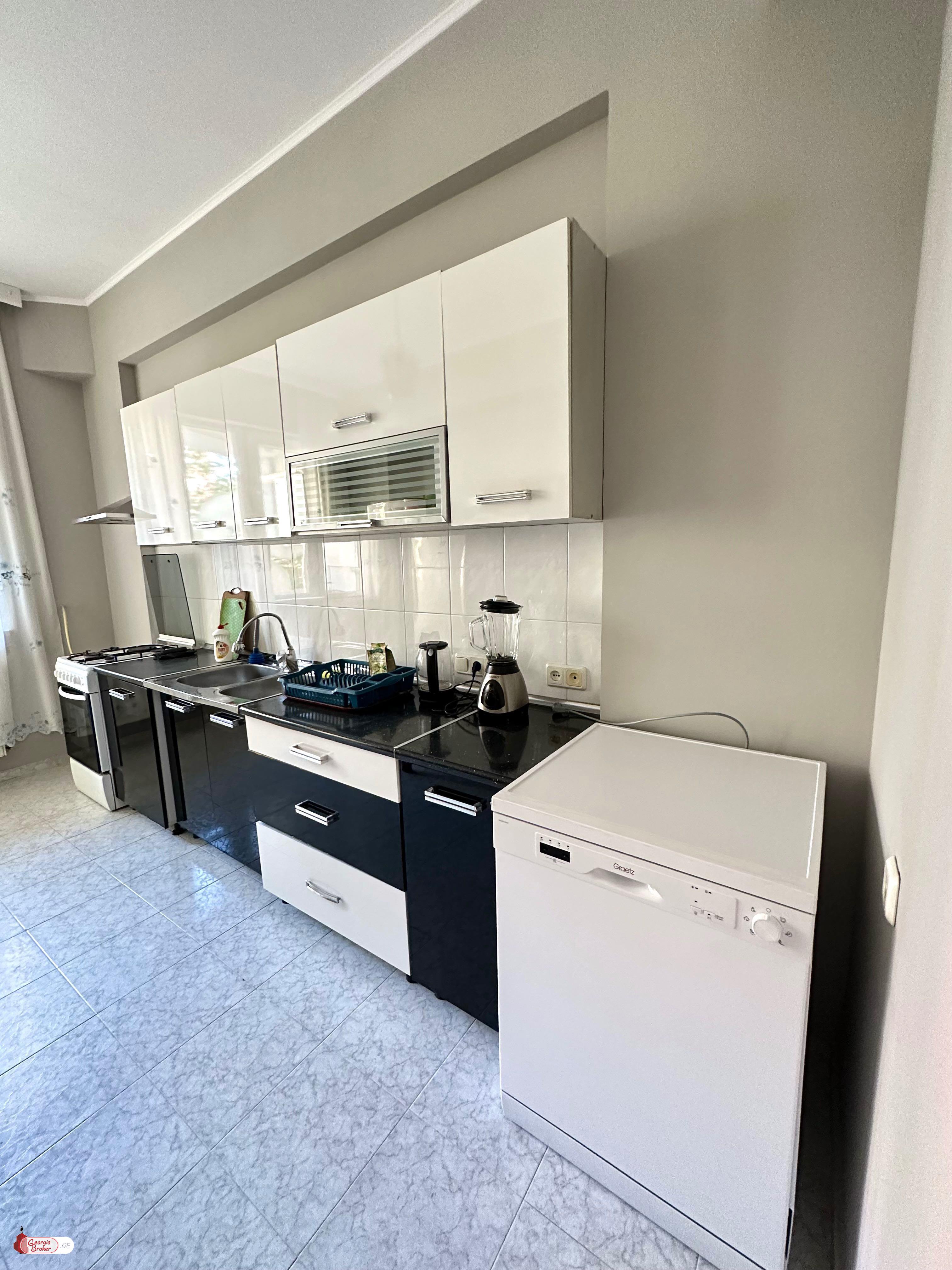 იყიდება ახალი გარემონტებული 3 ოთახიანი ბინა