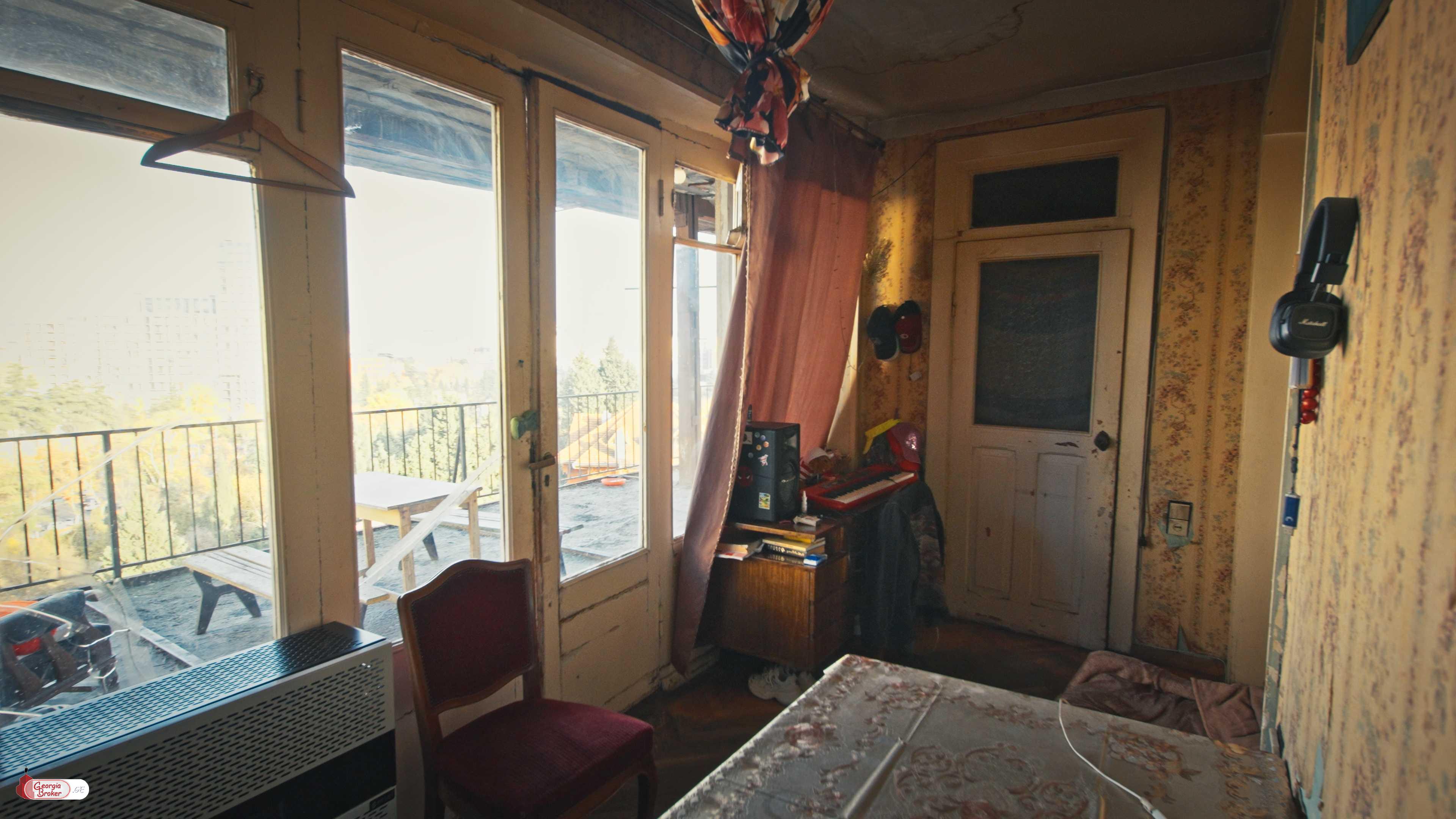 იყიდება ახალი გარემონტებული 6 ოთახიანი ბინა