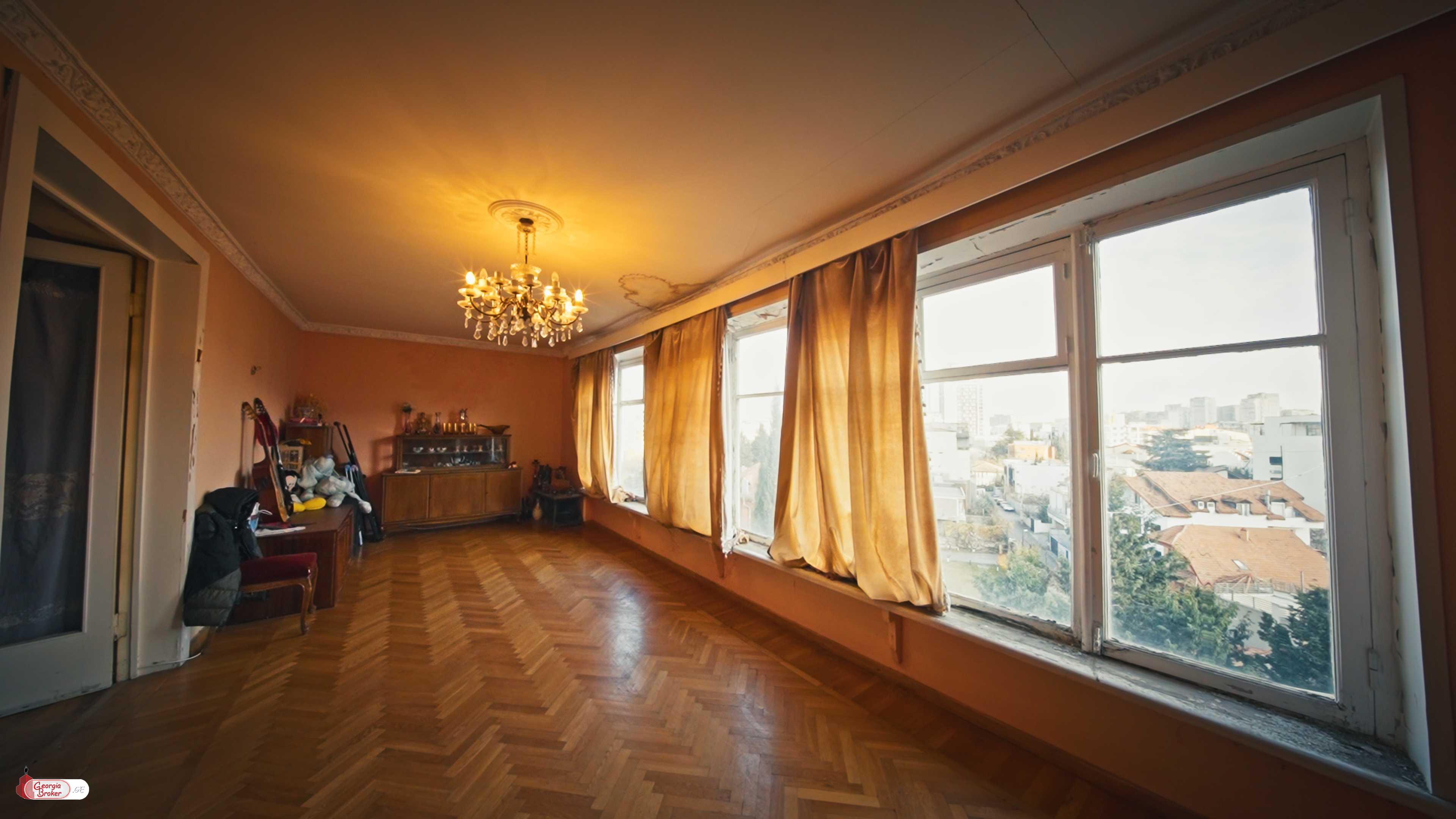 იყიდება ახალი გარემონტებული 6 ოთახიანი ბინა