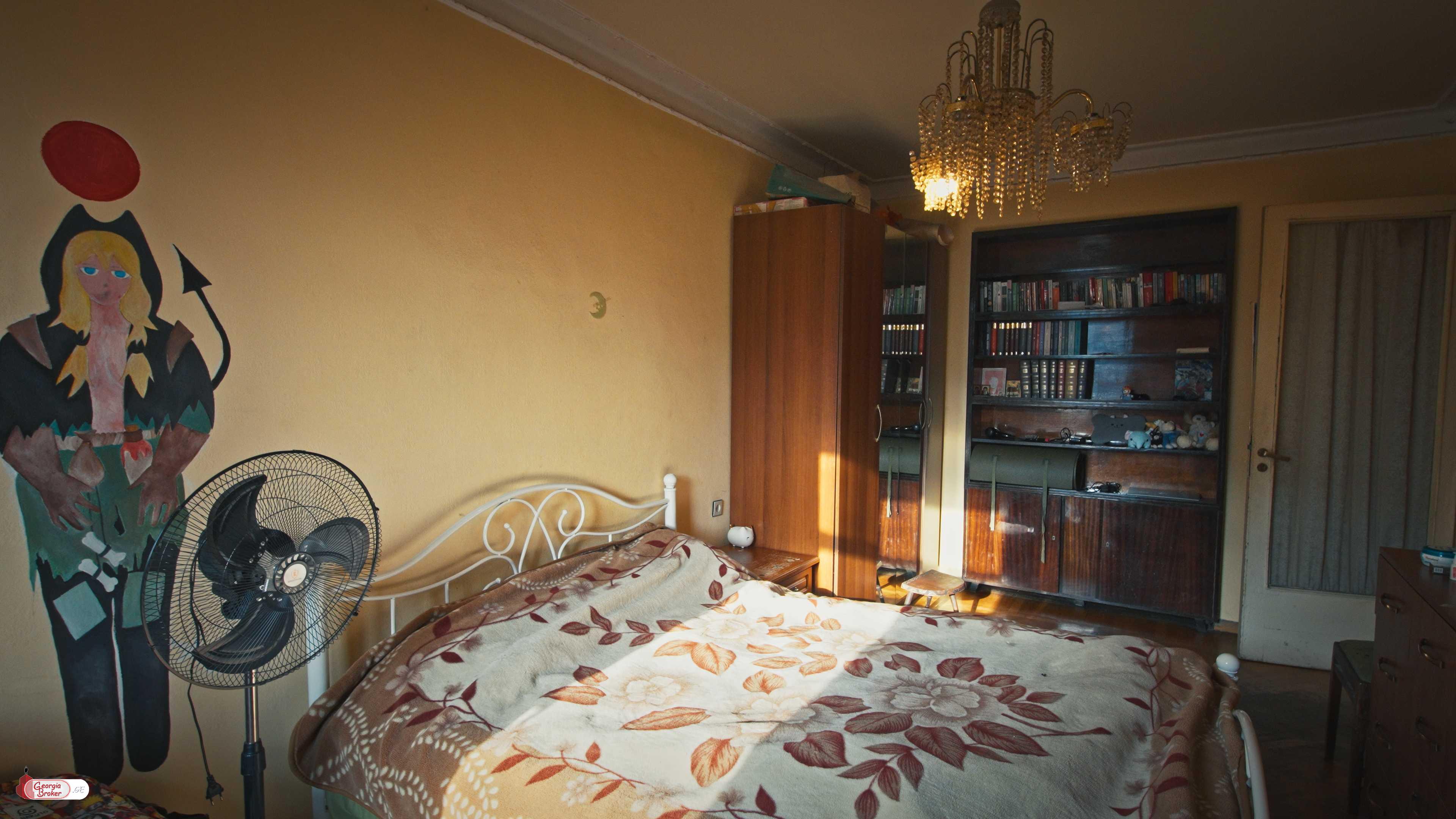 იყიდება ახალი გარემონტებული 6 ოთახიანი ბინა