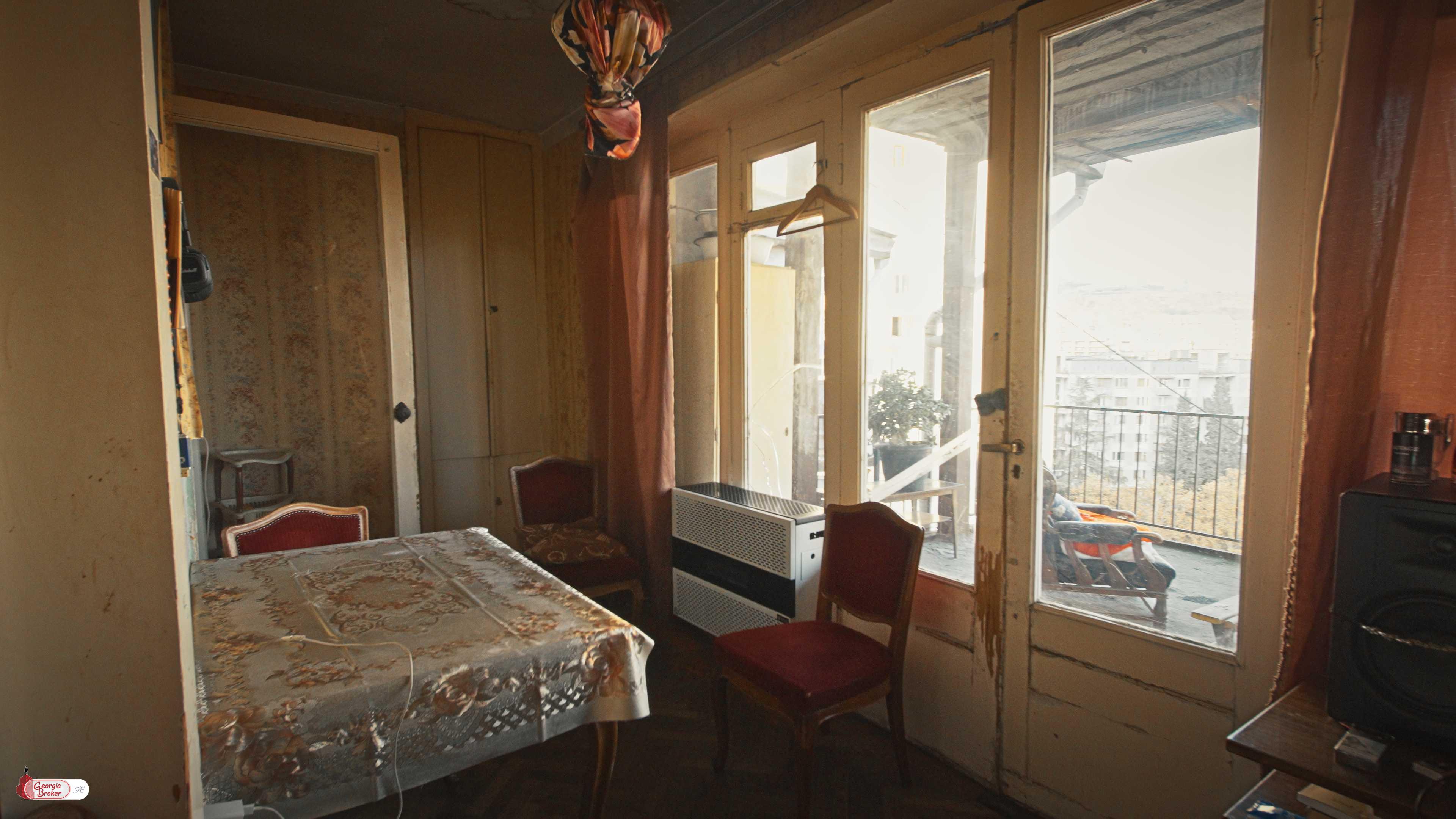 იყიდება ახალი გარემონტებული 6 ოთახიანი ბინა