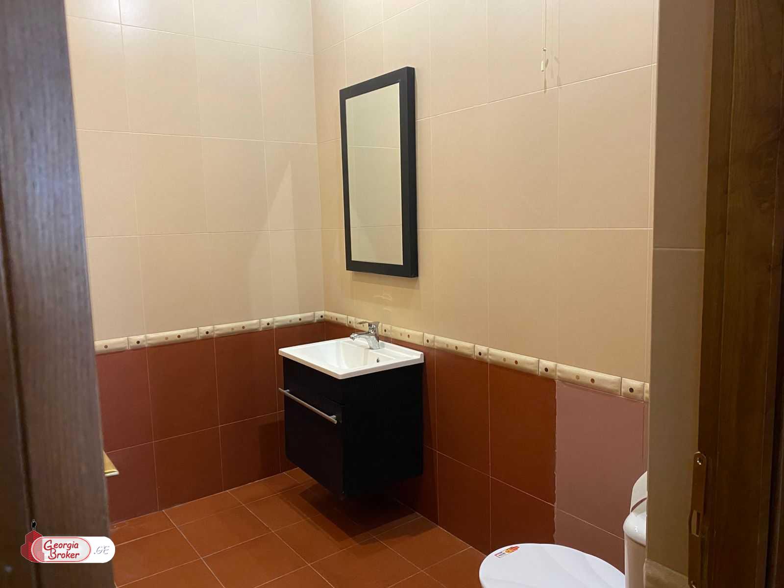 იყიდება ახალი გარემონტებული 3 ოთახიანი ბინა