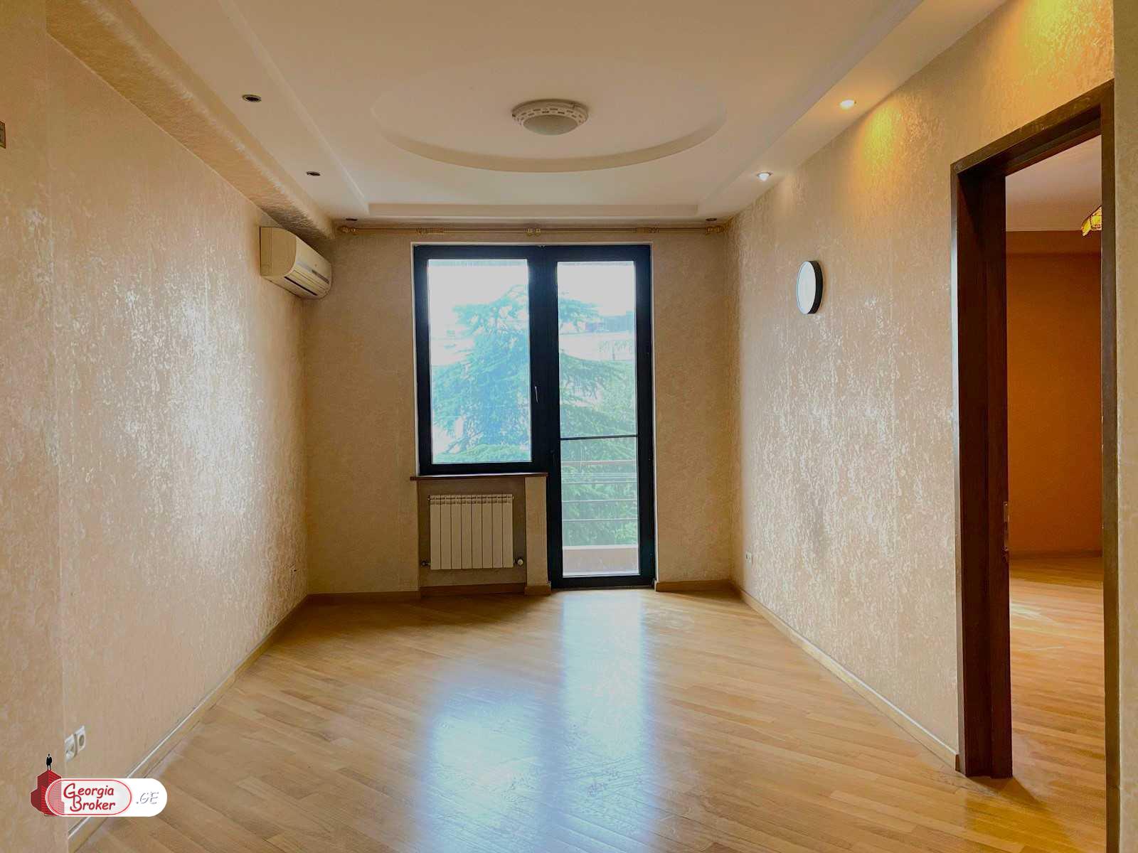 იყიდება ახალი გარემონტებული 3 ოთახიანი ბინა