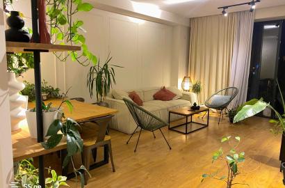 продается квартира с новым ремонтом 5-комнат