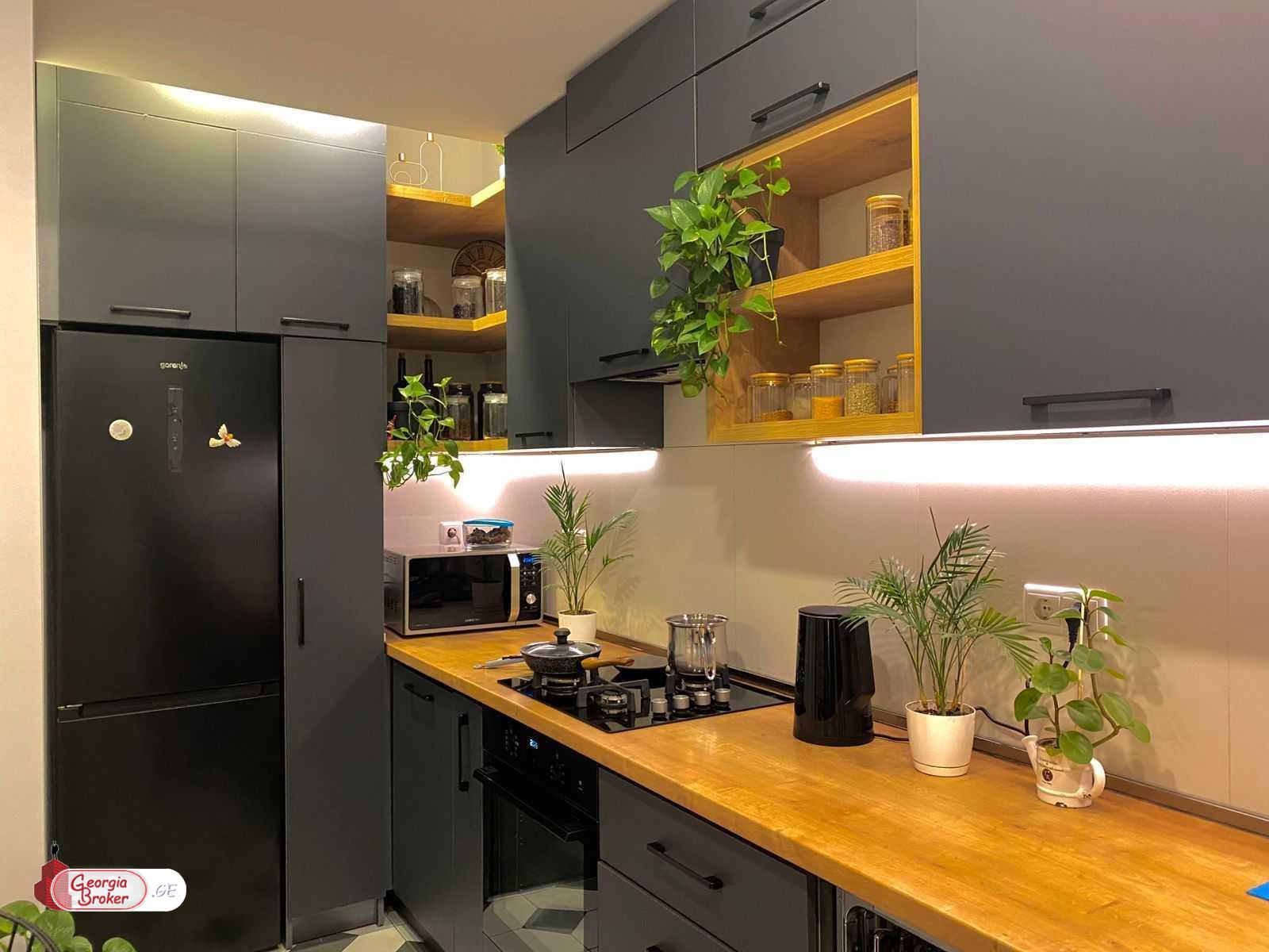 продается квартира с новым ремонтом 5-комнат