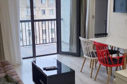 продается квартира с новым ремонтом 3-комнаты