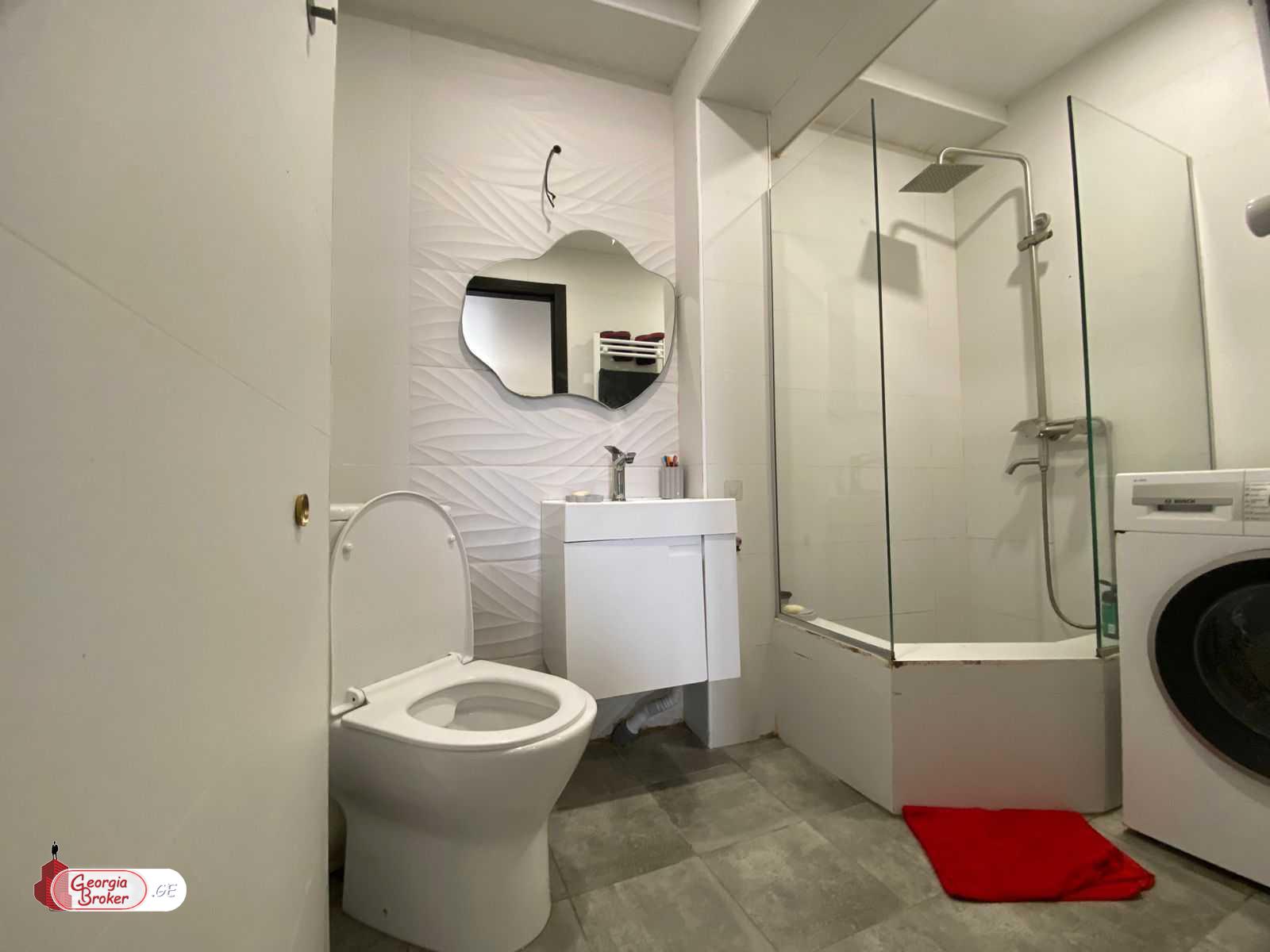 продается квартира с новым ремонтом 3-комнаты