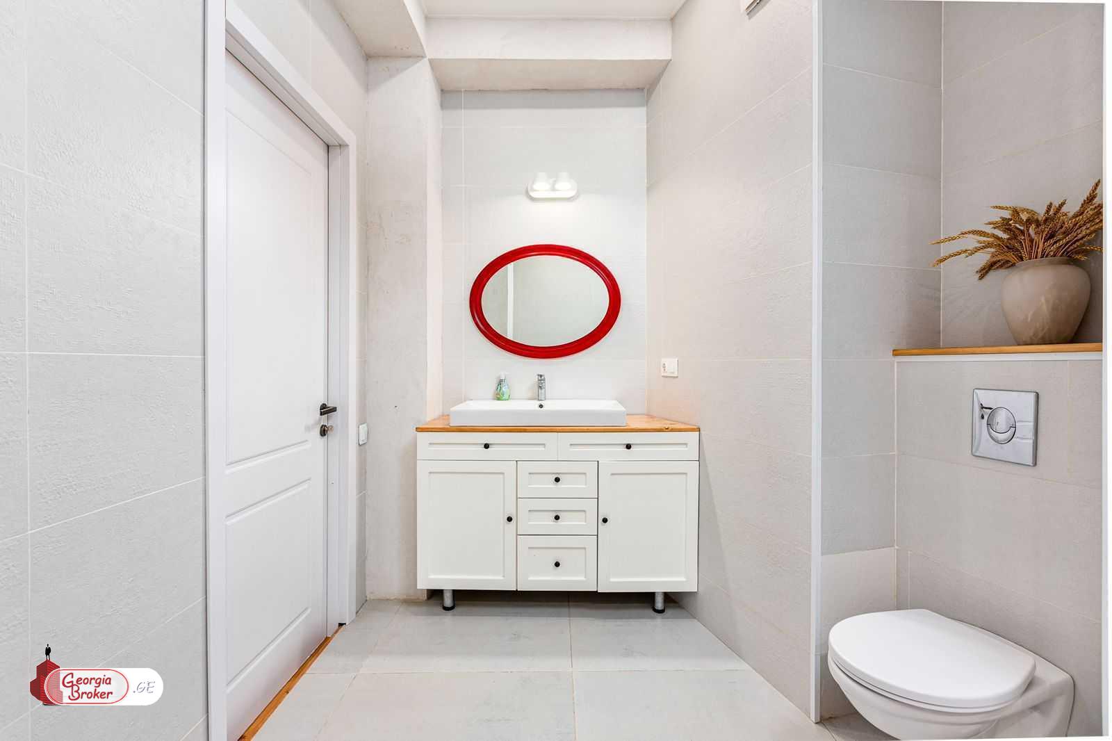 იყიდება ახალი გარემონტებული 4 ოთახიანი ბინა