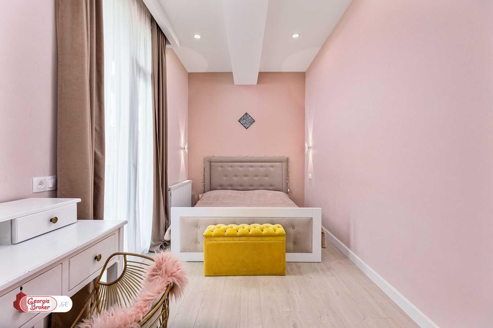 იყიდება ახალი გარემონტებული 4 ოთახიანი ბინა