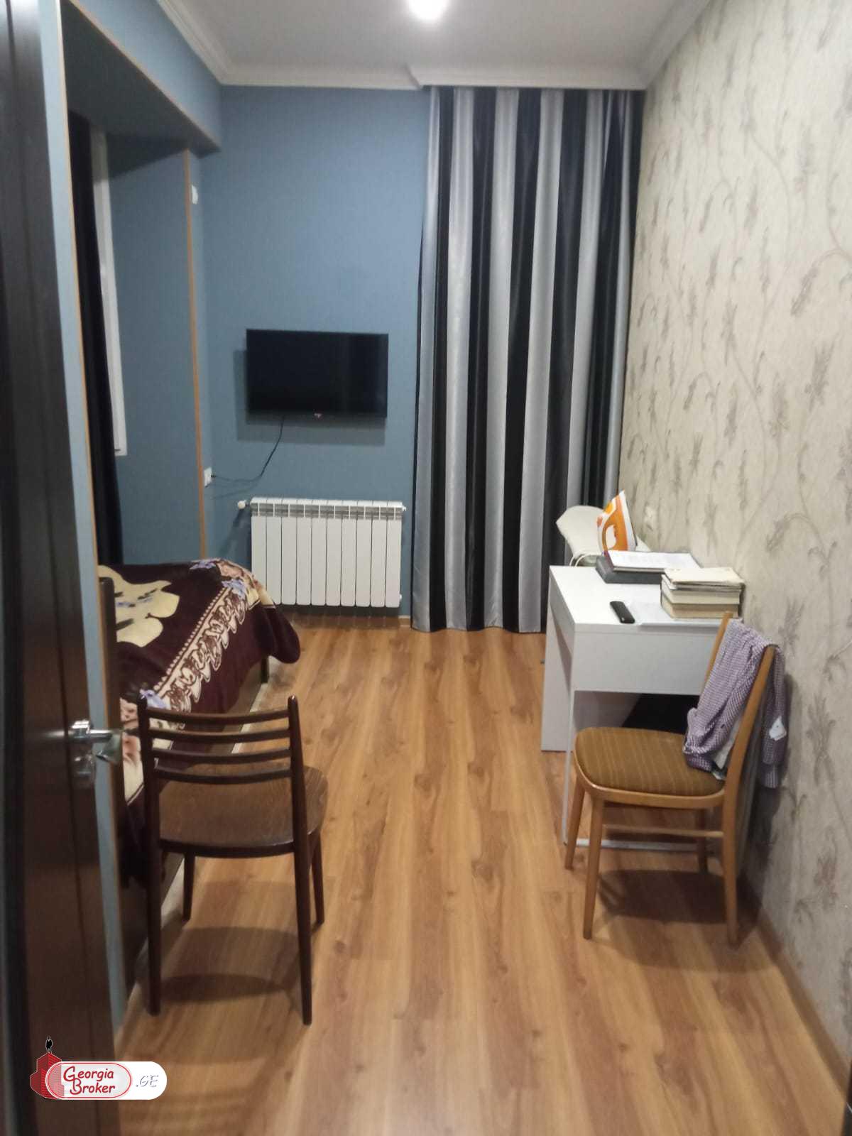 იყიდება ახალი გარემონტებული 4 ოთახიანი ბინა