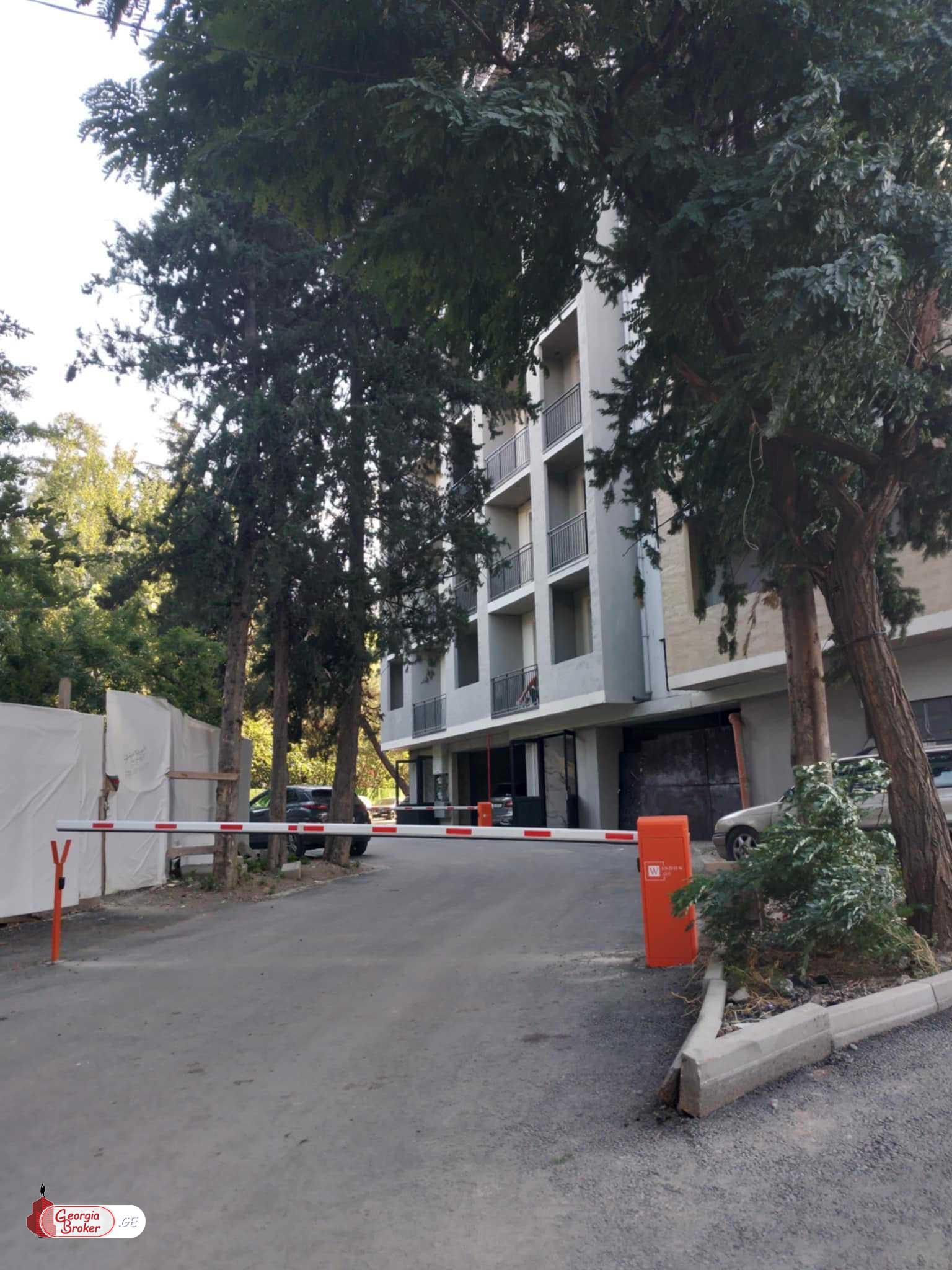 იყიდება ახალი აშენებული 4 ოთახიანი ბინა