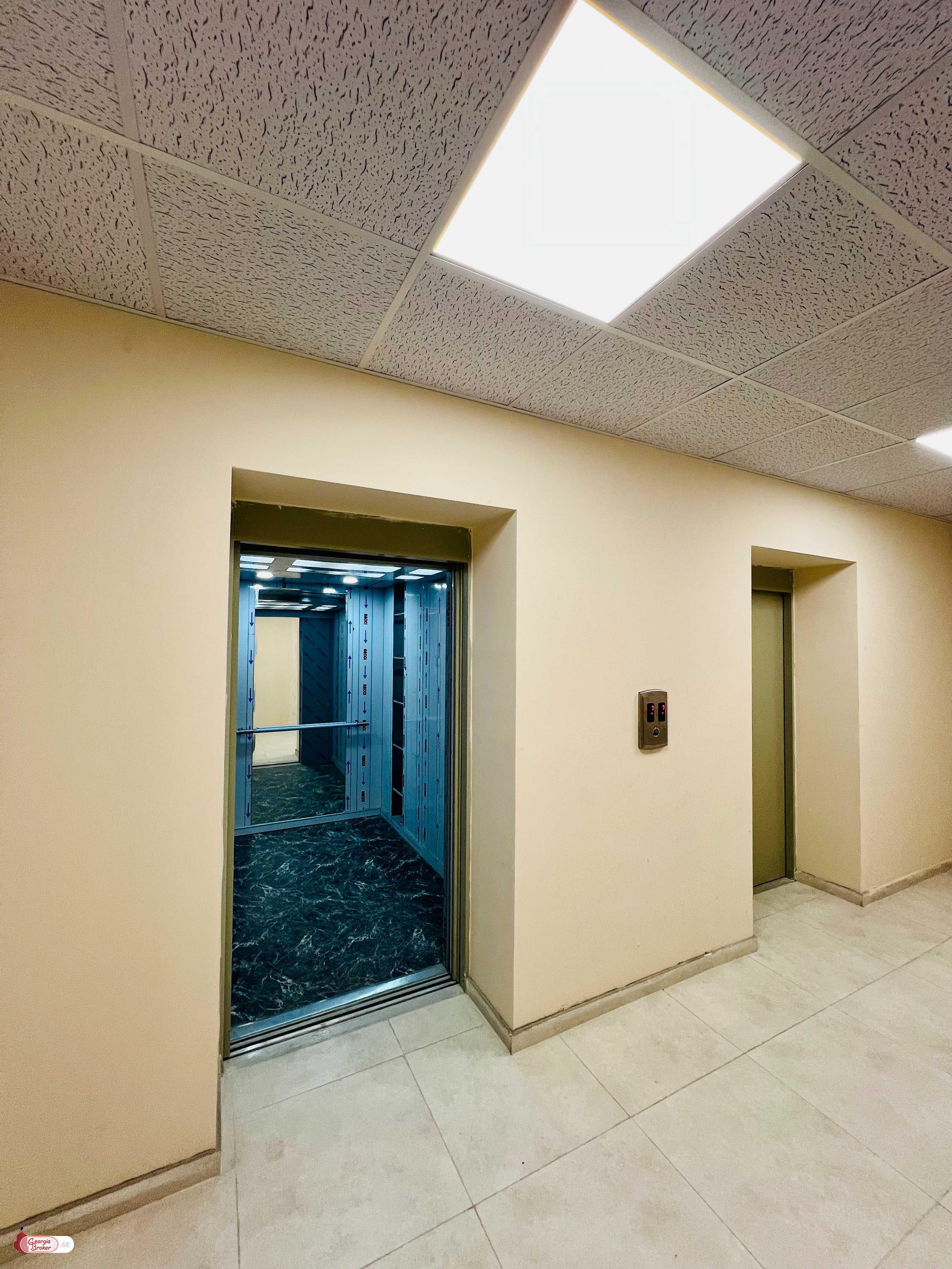 იყიდება ახალი აშენებული 4 ოთახიანი ბინა