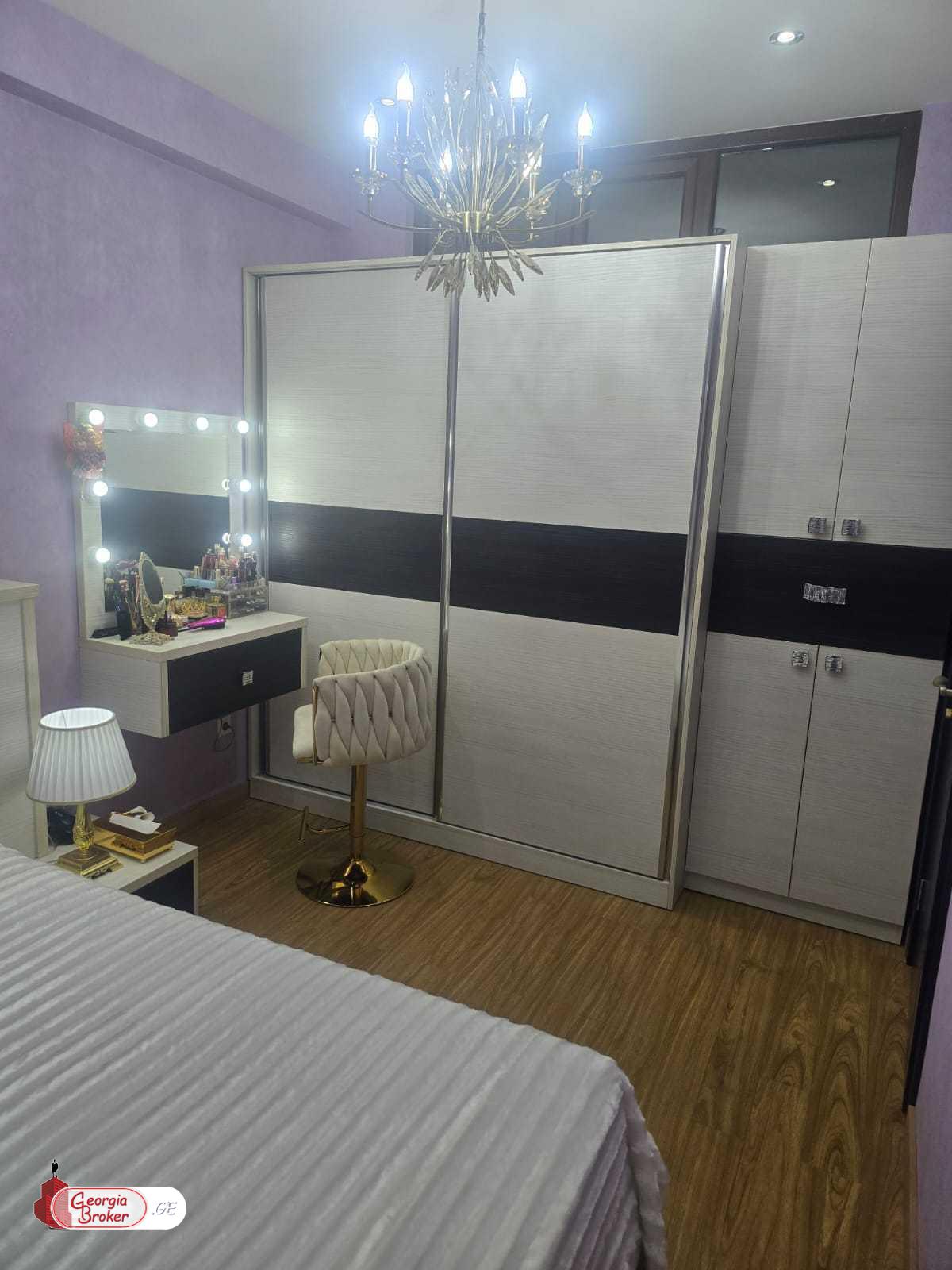 იყიდება ახალი გარემონტებული 3 ოთახიანი ბინა