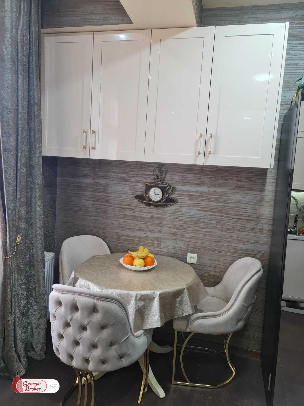 იყიდება ახალი გარემონტებული 3 ოთახიანი ბინა