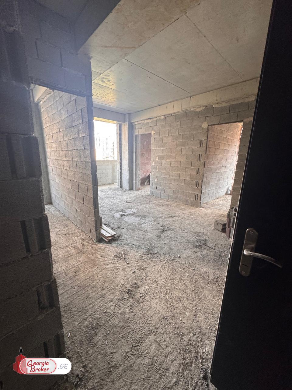 იყიდება ახალი გარემონტებული 4 ოთახიანი ბინა