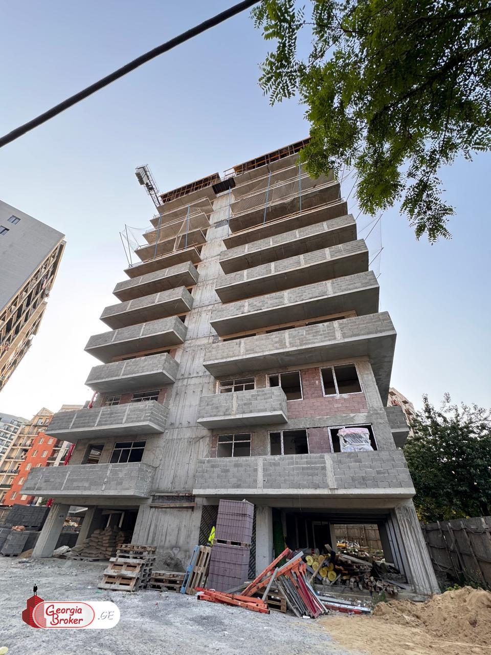 იყიდება ახალი გარემონტებული 4 ოთახიანი ბინა