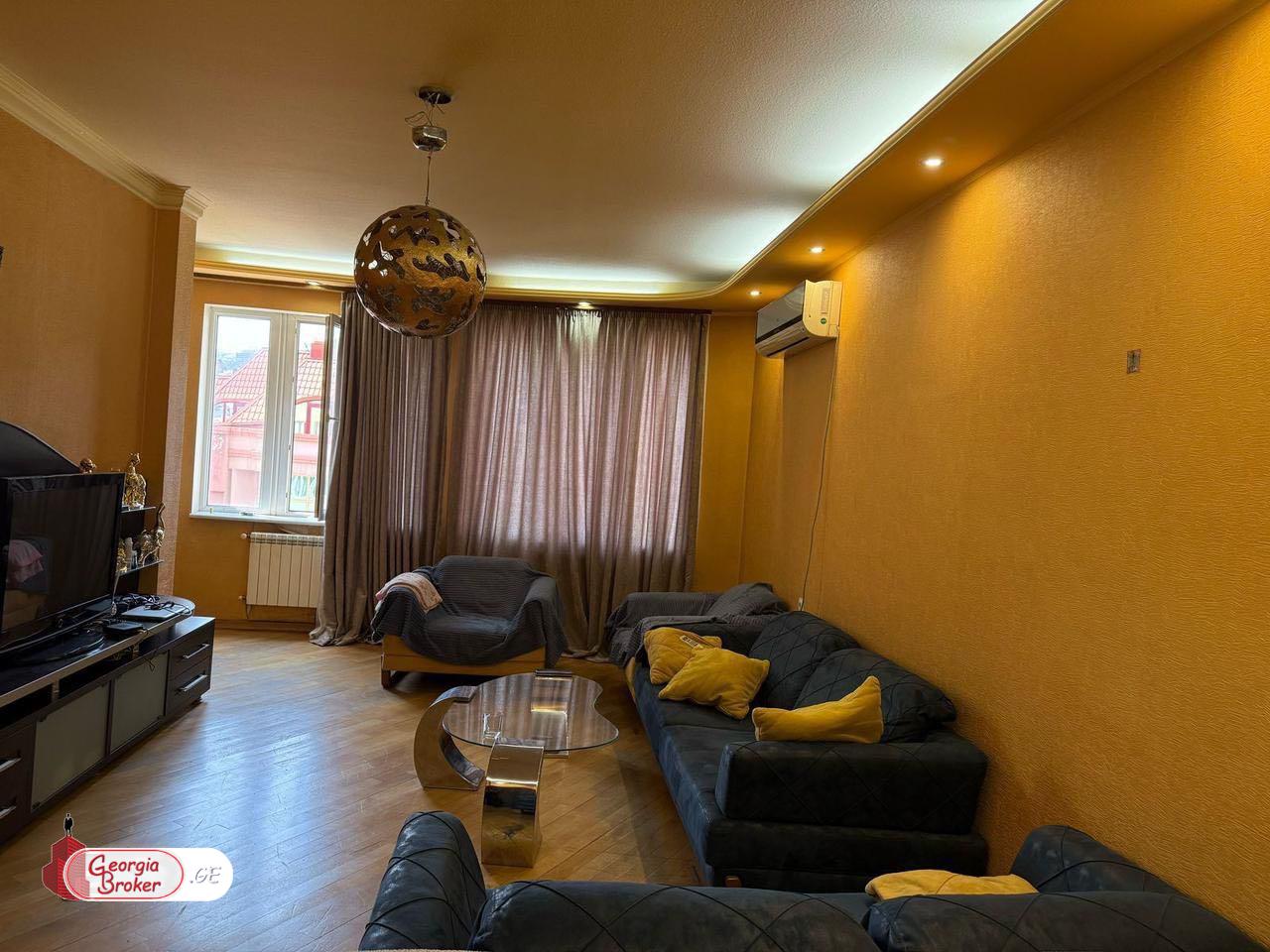 продается квартира с новым ремонтом 3-комнаты