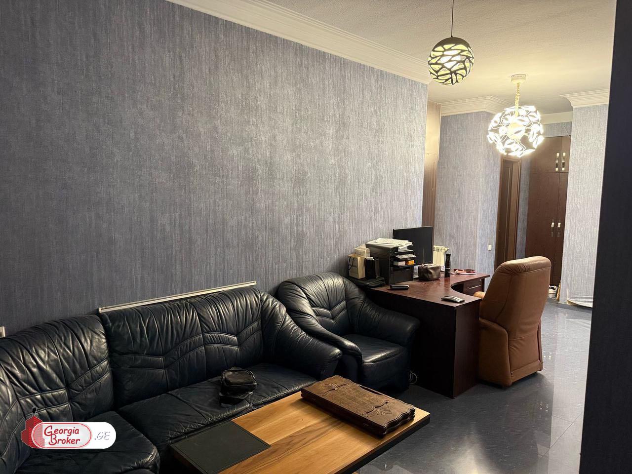 продается квартира с новым ремонтом 3-комнаты