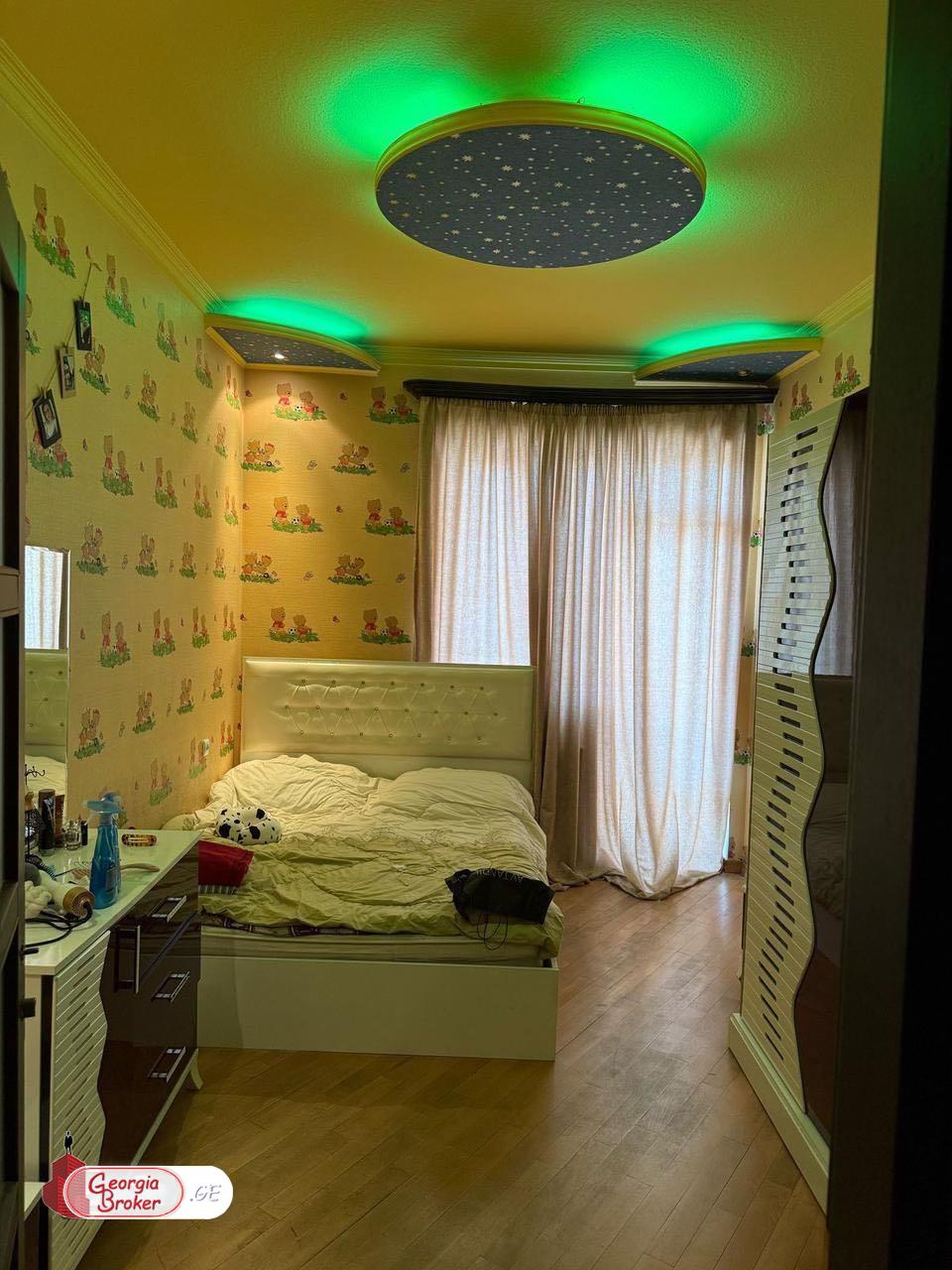 продается квартира с новым ремонтом 3-комнаты